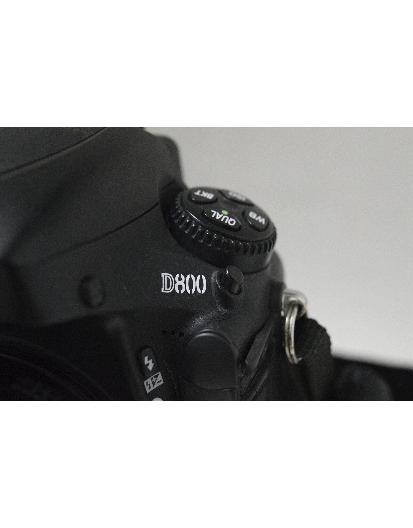 Nikon Nikon D800 w/ 50mm 1.8 and Meike 85mm 1.8, Kastar Battery Grip, Charger, Vangaurd Bag, Rode Video Mic Go II