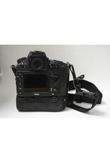 Nikon Nikon D800 w/ 50mm 1.8 and Meike 85mm 1.8, Kastar Battery Grip, Charger, Vangaurd Bag, Rode Video Mic Go II