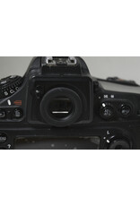 Nikon Nikon D800 w/ 50mm 1.8 and Meike 85mm 1.8, Kastar Battery Grip, Charger, Vangaurd Bag, Rode Video Mic Go II