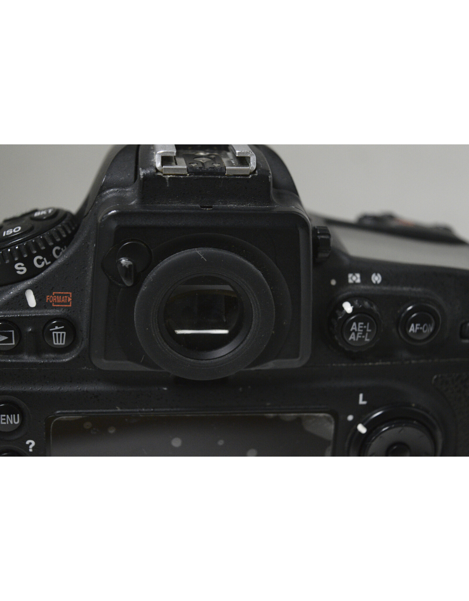 Nikon Nikon D800 w/ 50mm 1.8 and Meike 85mm 1.8, Kastar Battery Grip, Charger, Vangaurd Bag, Rode Video Mic Go II