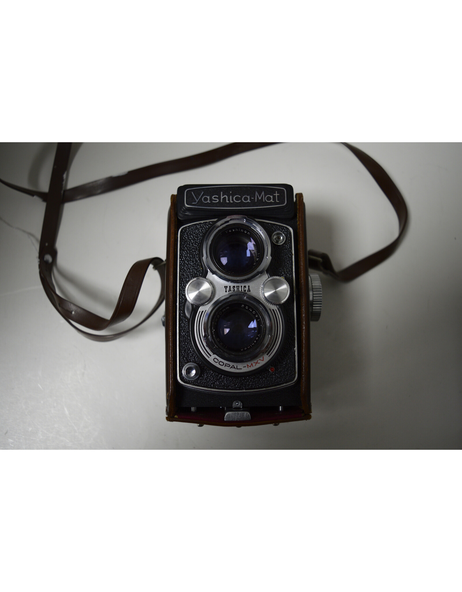 Yashica Yashica-Mat Copal-MXV Medium Format TLR Vintage 120 Film Camera w/ Leather Case (Pre-owned)