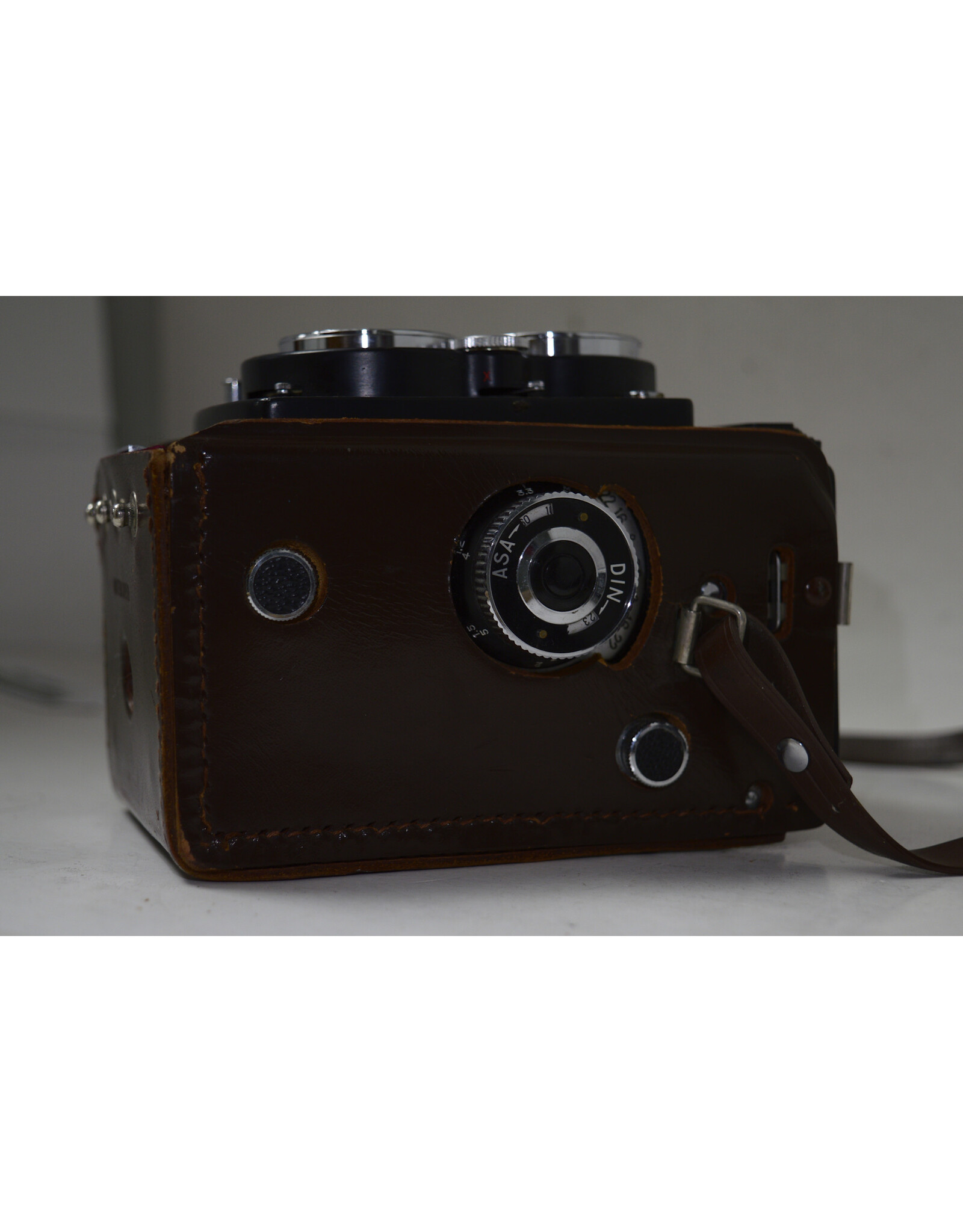 Yashica Yashica-Mat Copal-MXV Medium Format TLR Vintage 120 Film Camera w/ Leather Case (Pre-owned)