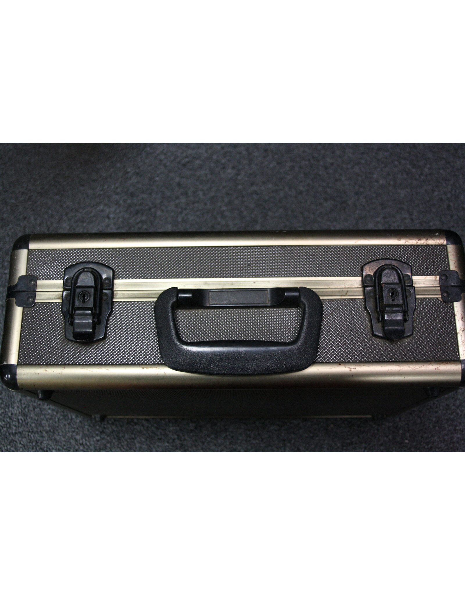 Unbranded 16.5 x 12 x 5.5" aluminum case with padded interior