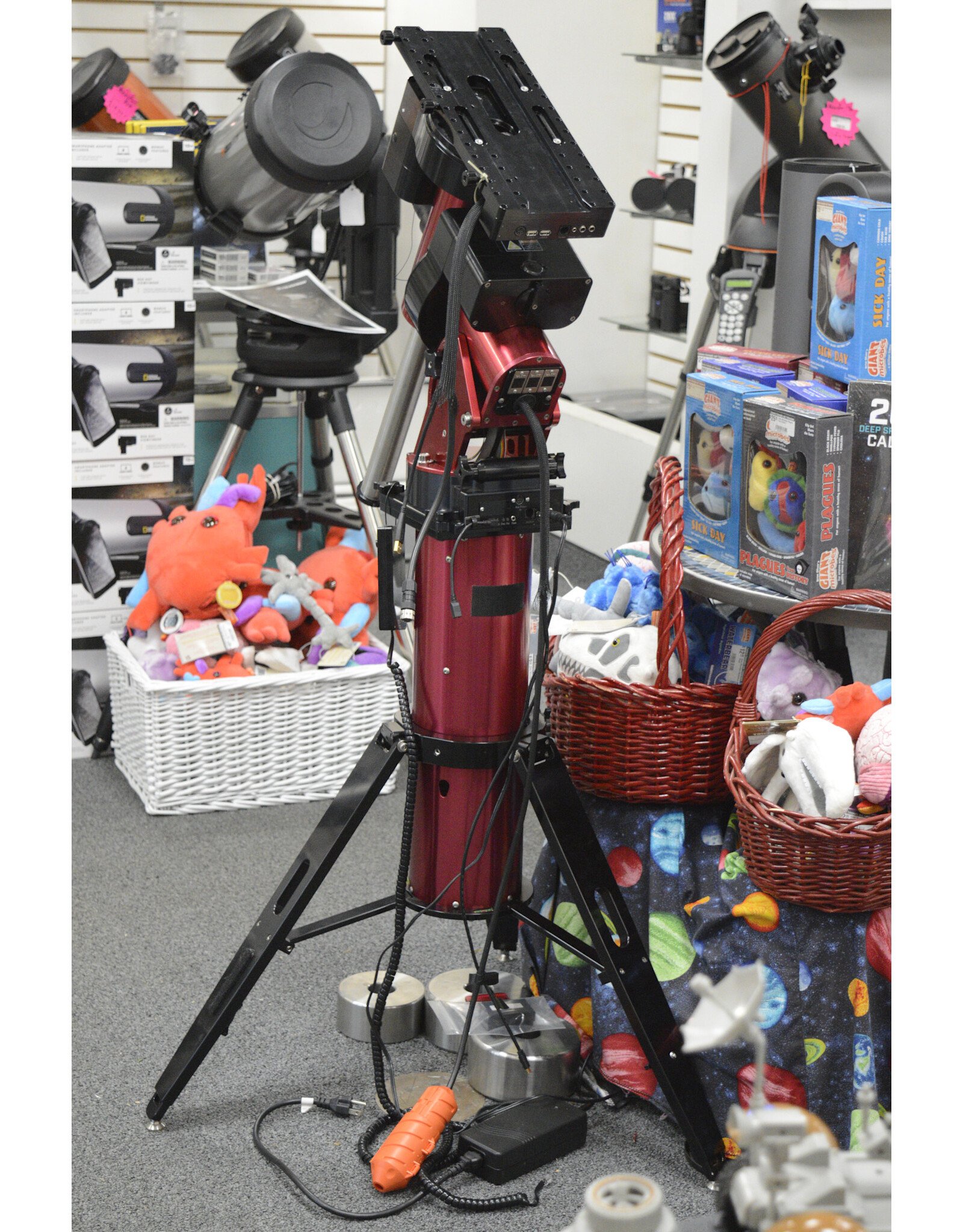 Paramount Paramount MYT Mount with Tri-Pier (Pre-owned)