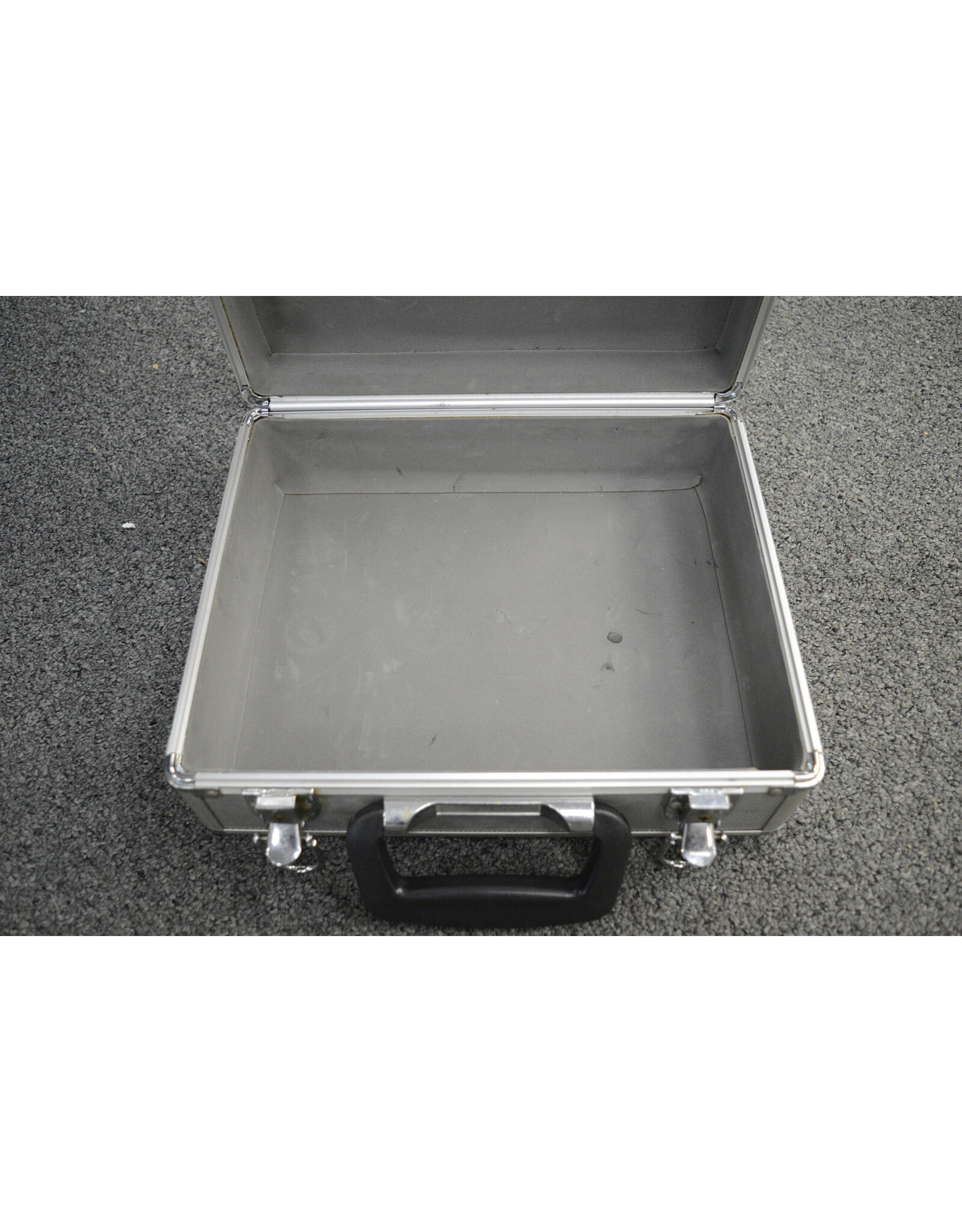 Celestron Celestron Aluminum Eyepiece Case 12" x 10" x 5" (Pre-owned)