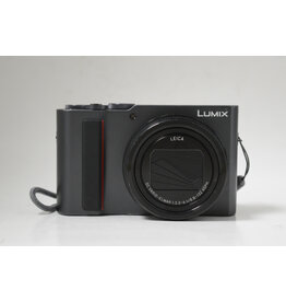 Panasonic Lumix Panasonic LUMIX ZS200 20.1 MP Digital Camera - Black  with Case, Charger and Battery (Pre-owned)