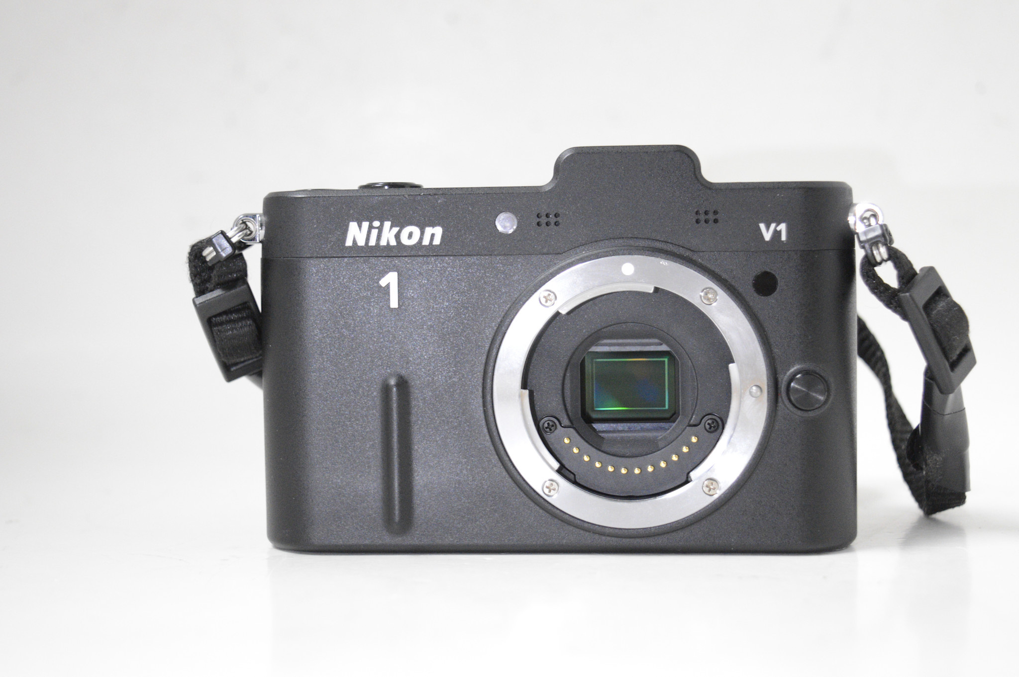 Nikon 1 V1 BODY ONLY with Nikon EN-EL15 battery + Nikon MH-25