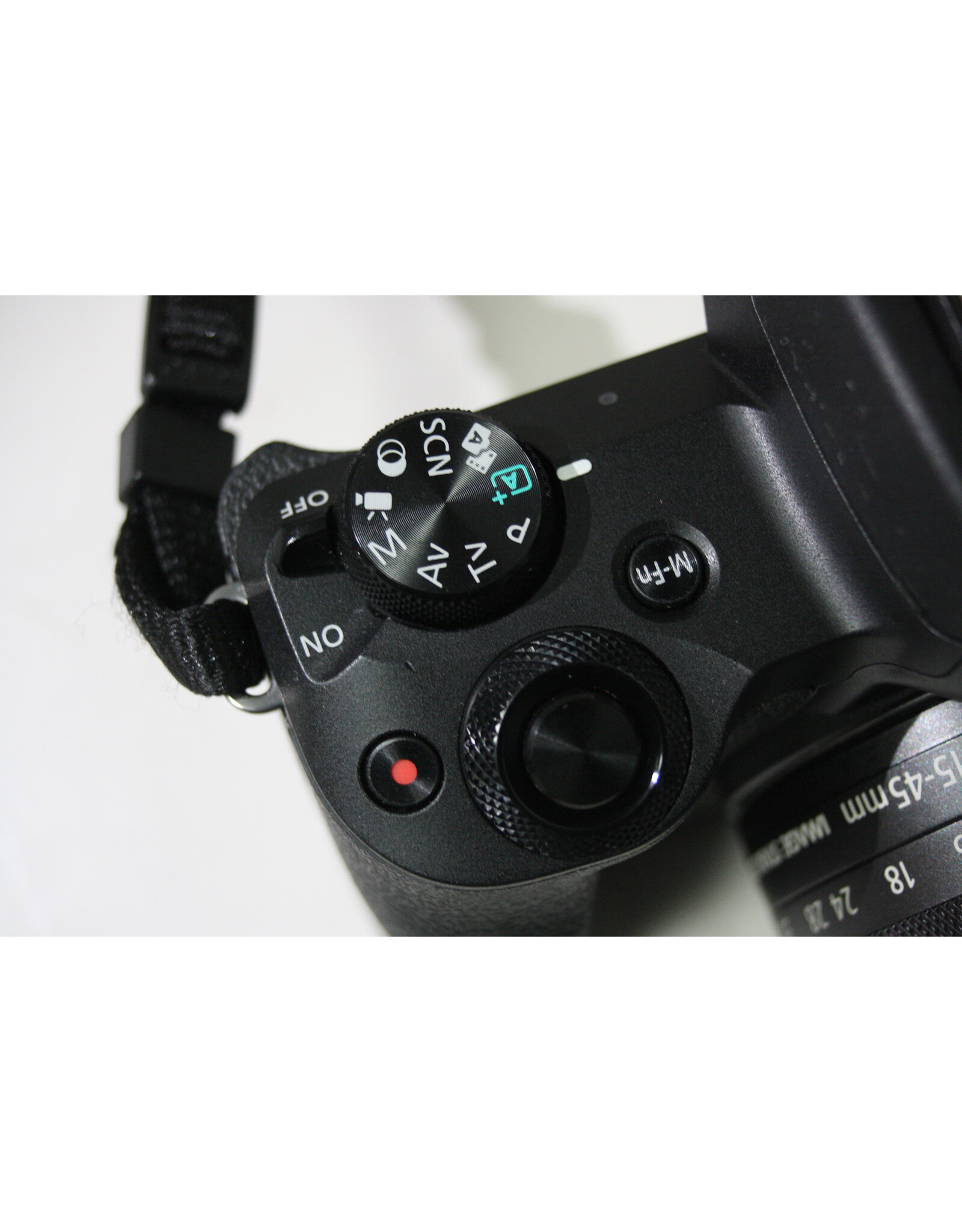 Canon Canon EOS M50 with 15-45mm  f3.5-6.3 IS STM (Pre-owned- SEE DESCRIPTION)