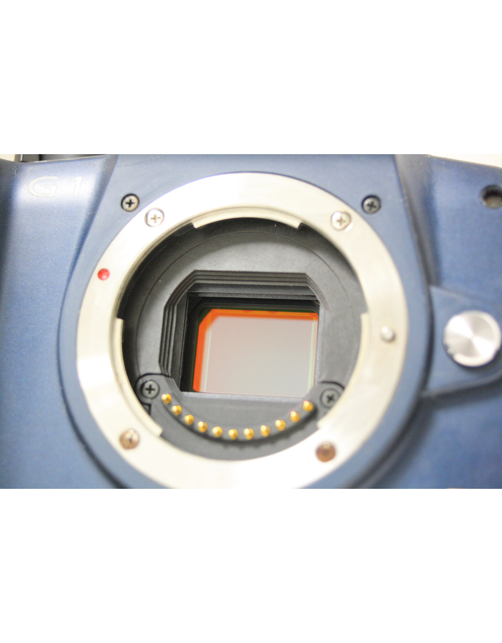 Lumix Lumix G1 with Lumix G Vario 14-45mm f/3.5-5.6 lens, neck strap, battery and charger (Pre-owned)