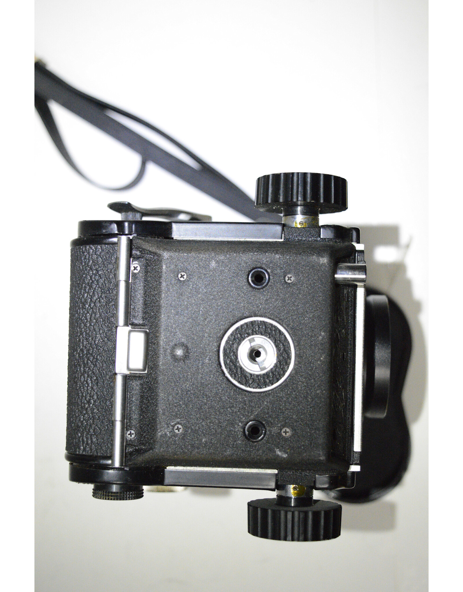 Mamiya C330 Professional with 55mm 4.5 lens Body (Pre-owned)