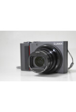 Panasonic Lumix Panasonic LUMIX ZS200 20.1 MP Digital Camera - Black  with Case, Charger and Battery (Pre-owned)