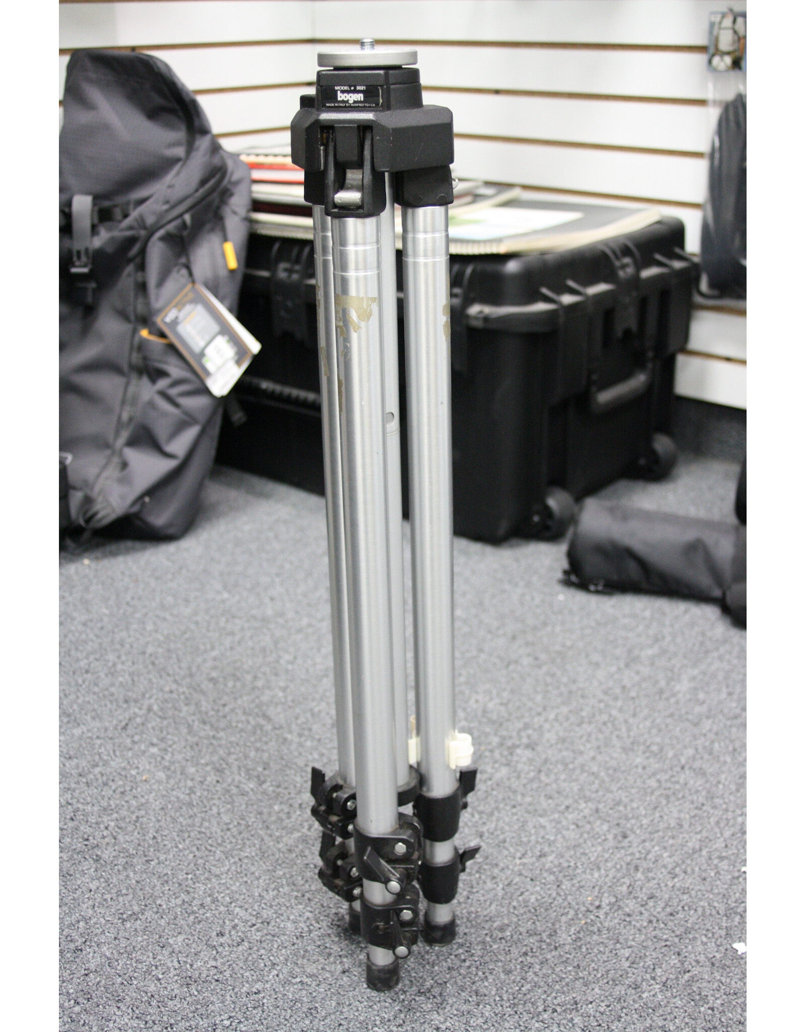 Bogen/Manfrotto Bogen (Manfrotto) 3021 Tripod Only (No head)