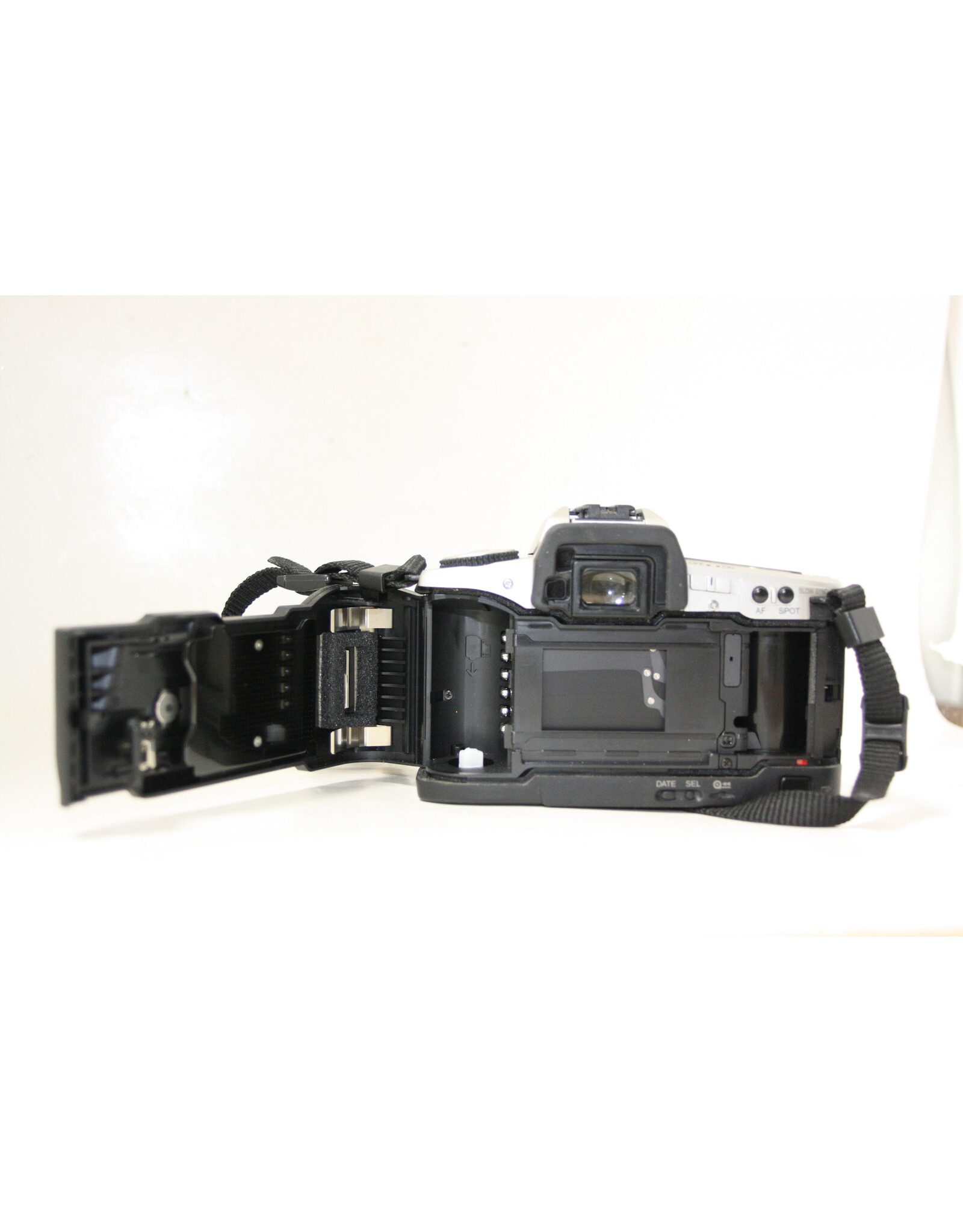 Minolta Minolta Maxxum 5 with AF Maxxum 28-100mm zoom Lens FULLY TESTED (Pre-owned)