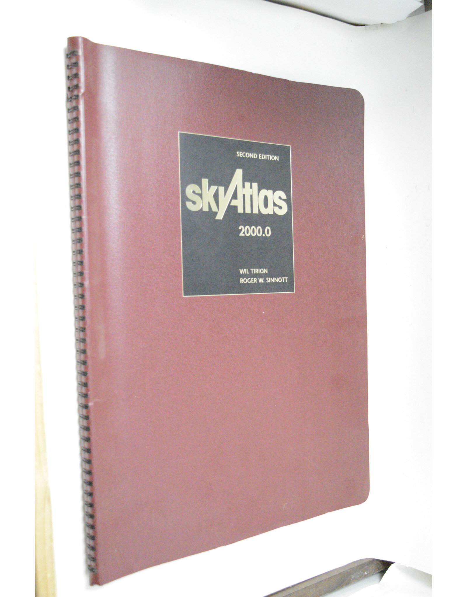 SkyAtlas 2000.0 2nd Edition - Leather Cover Spiral Book - (Pre-owned)