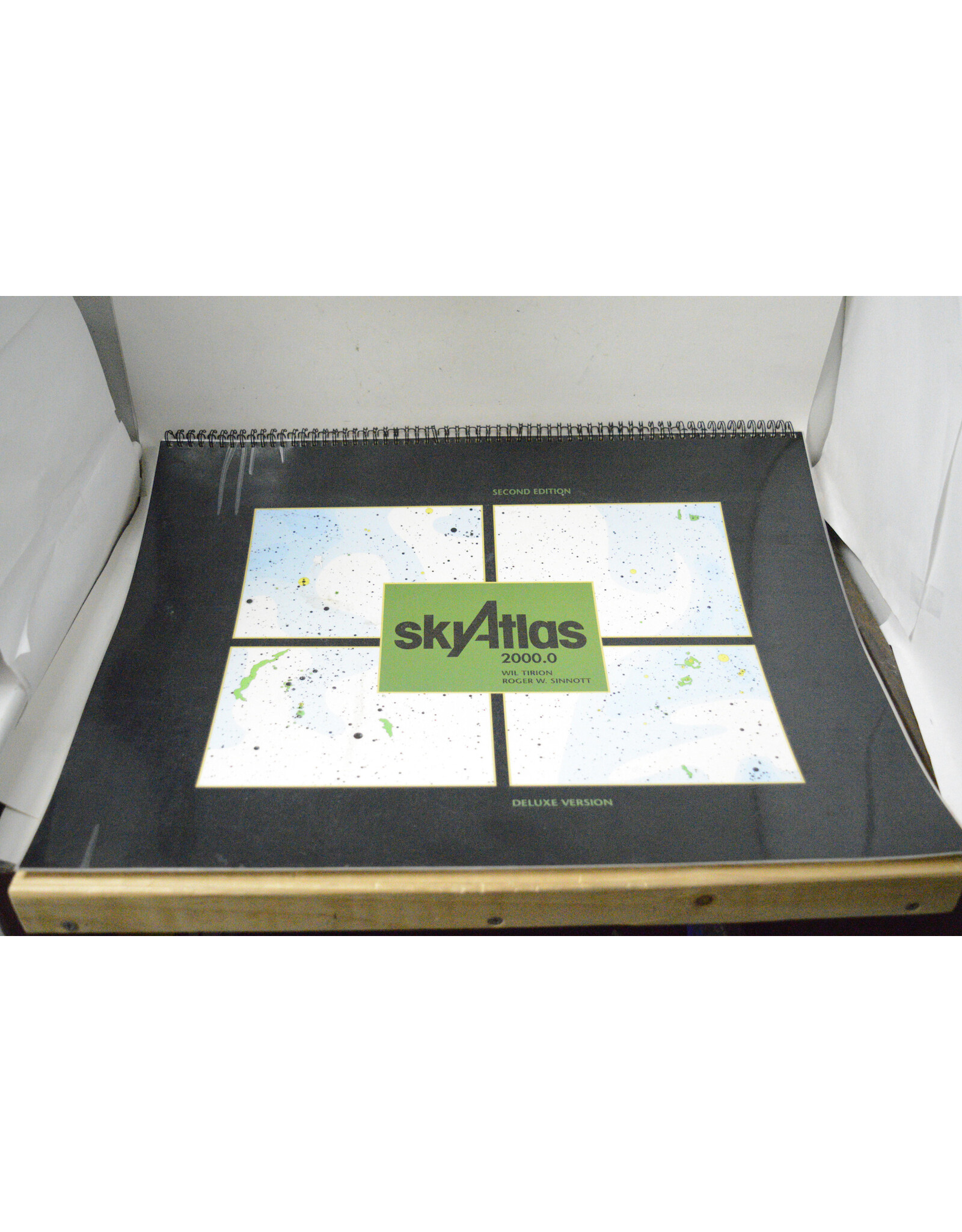 Sky Atlas 2000 Deluxe Laminated Version
