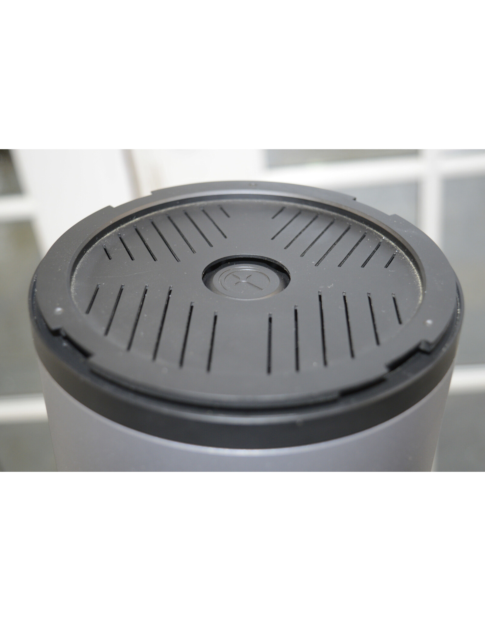 Unistellar Unistellar eVscope Equinox Digital Telescope with Case, Tripod and power cord (Pre-owned)