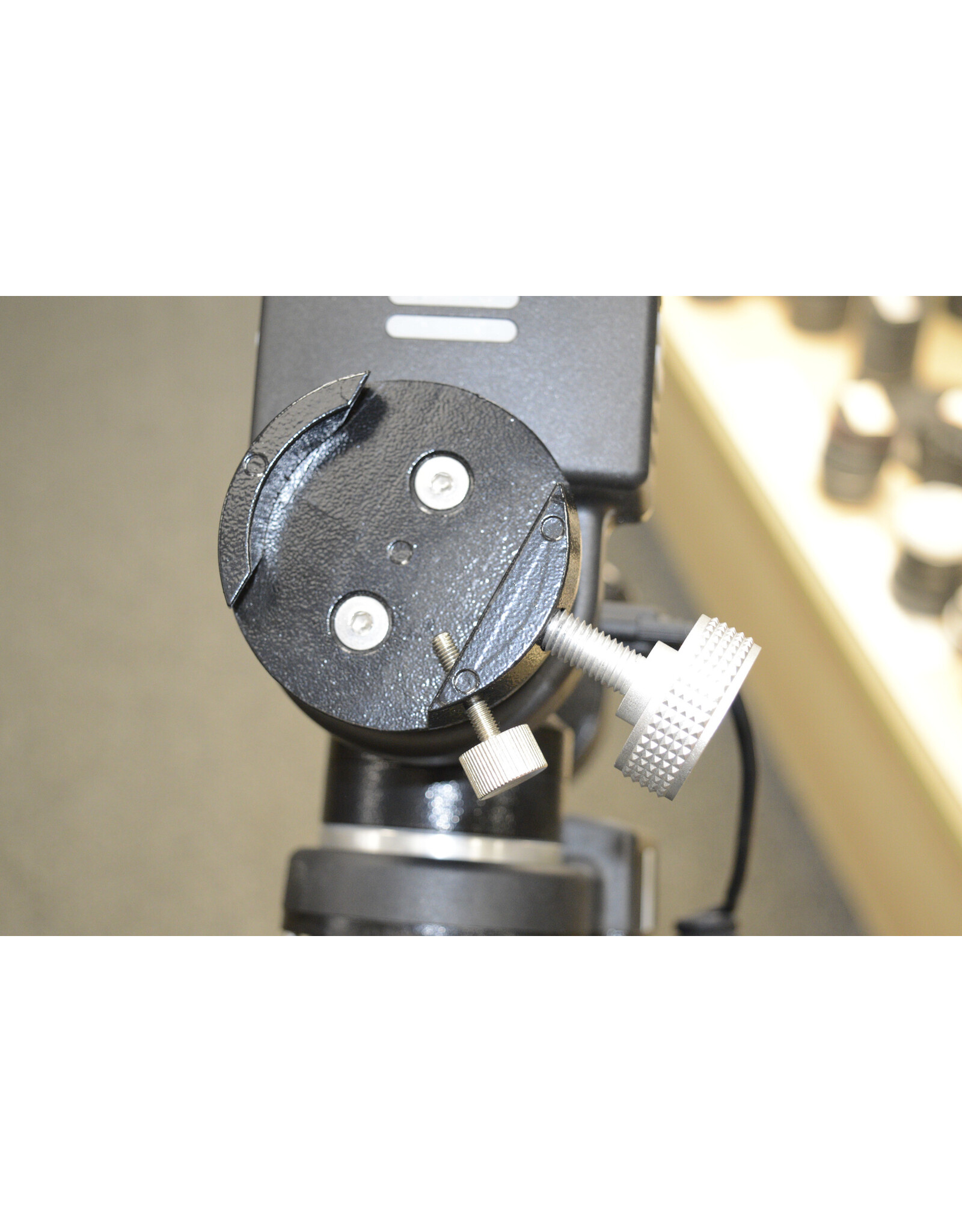 Explore Scientific Explore Scientific iEXOS-100 Equatorial Mount (Pre-Owned)