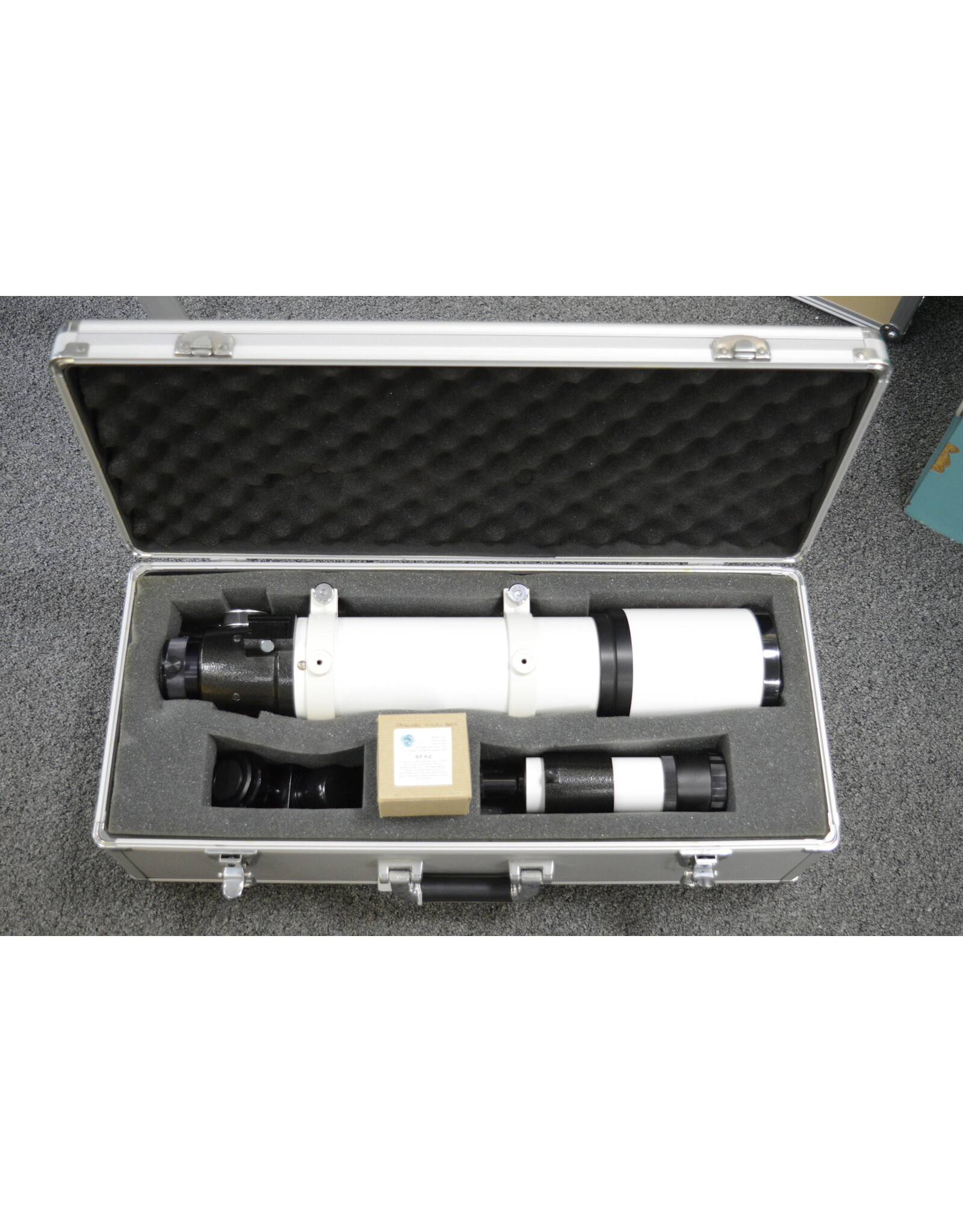 Vixen Optics Vixen ED80SF 80mm F/7.5 Refractor with Hard Case (Pre-owned)