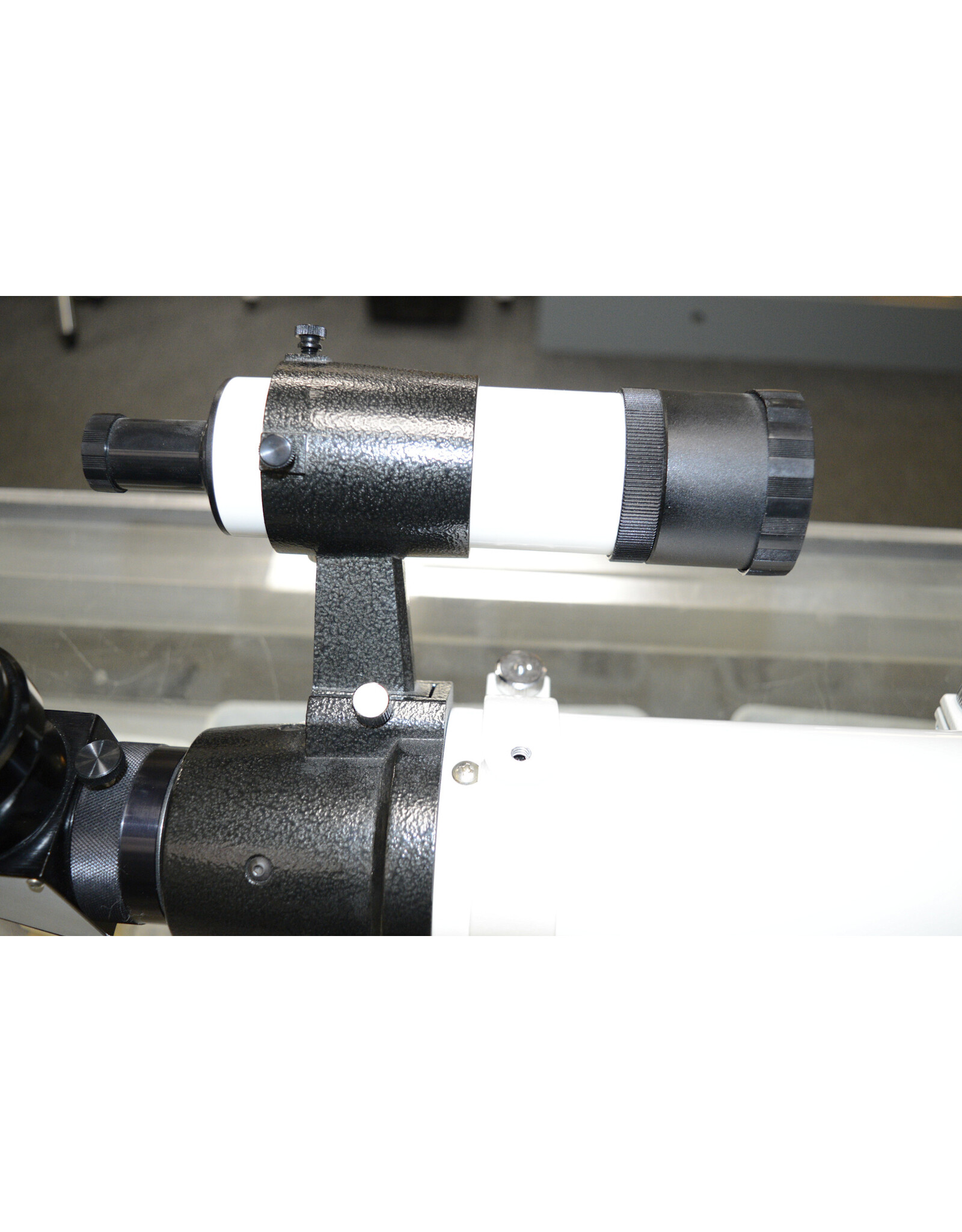 Vixen Optics Vixen ED80SF 80mm F/7.5 Refractor with Hard Case (Pre-owned)