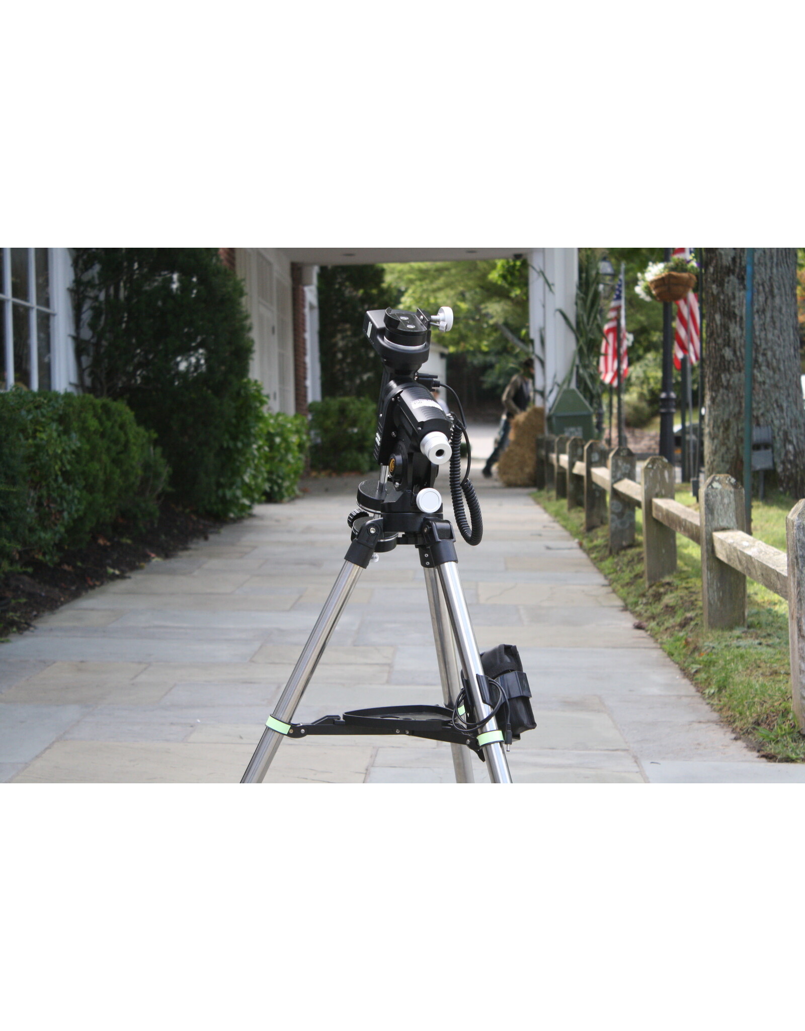 Explore Scientific Explore Scientific iEXOS-100-2 PMC-Eight (DISPLAY) Equatorial Tracker System with WiFi and Bluetooth® -ES-iEXOS-100-02 (Pre-owned)