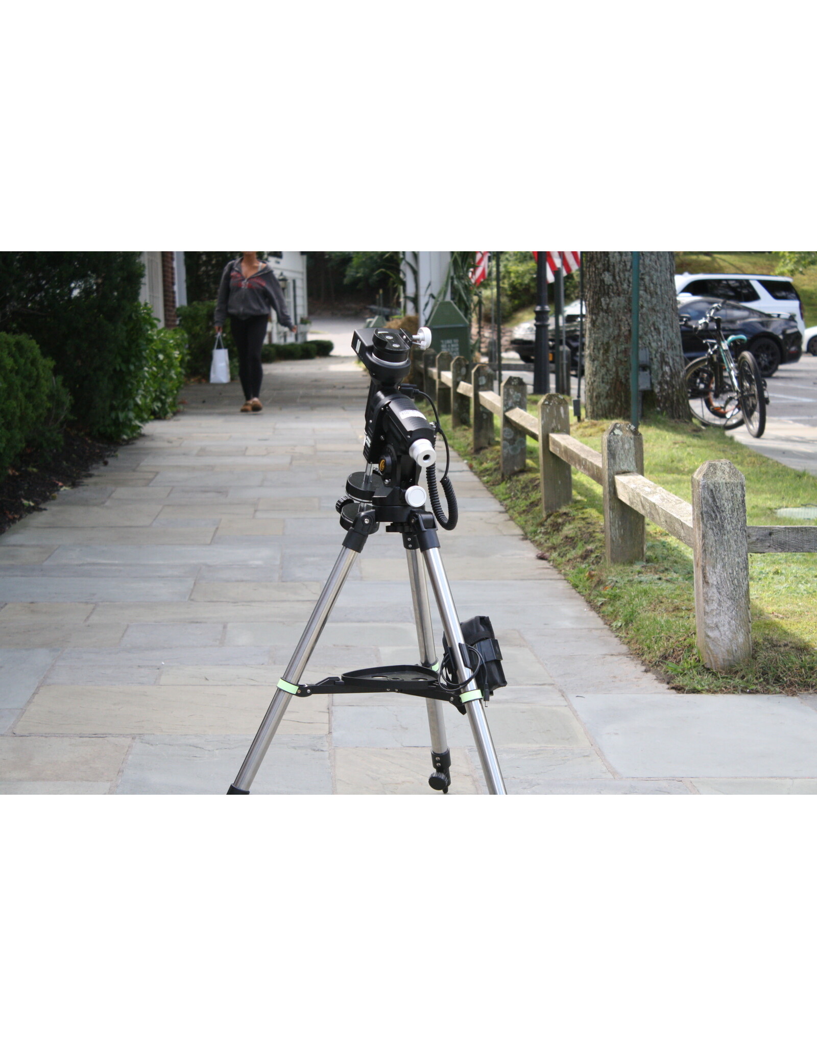 Explore Scientific Explore Scientific iEXOS-100-2 PMC-Eight (DISPLAY) Equatorial Tracker System with WiFi and Bluetooth® -ES-iEXOS-100-02 (Pre-owned)