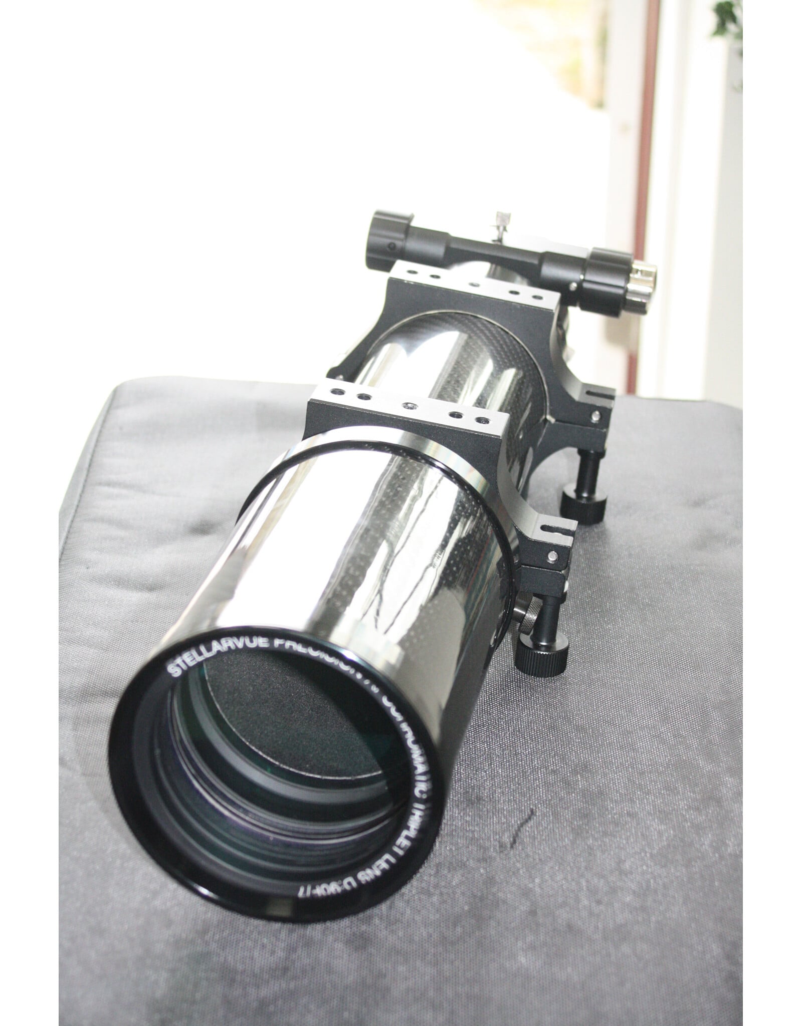 Stellarvue Stellarvue SVR-90 Raptor 90mm F/7 Carbon Fiber APO Triplet - Refractor with Case (Pre-Owned)