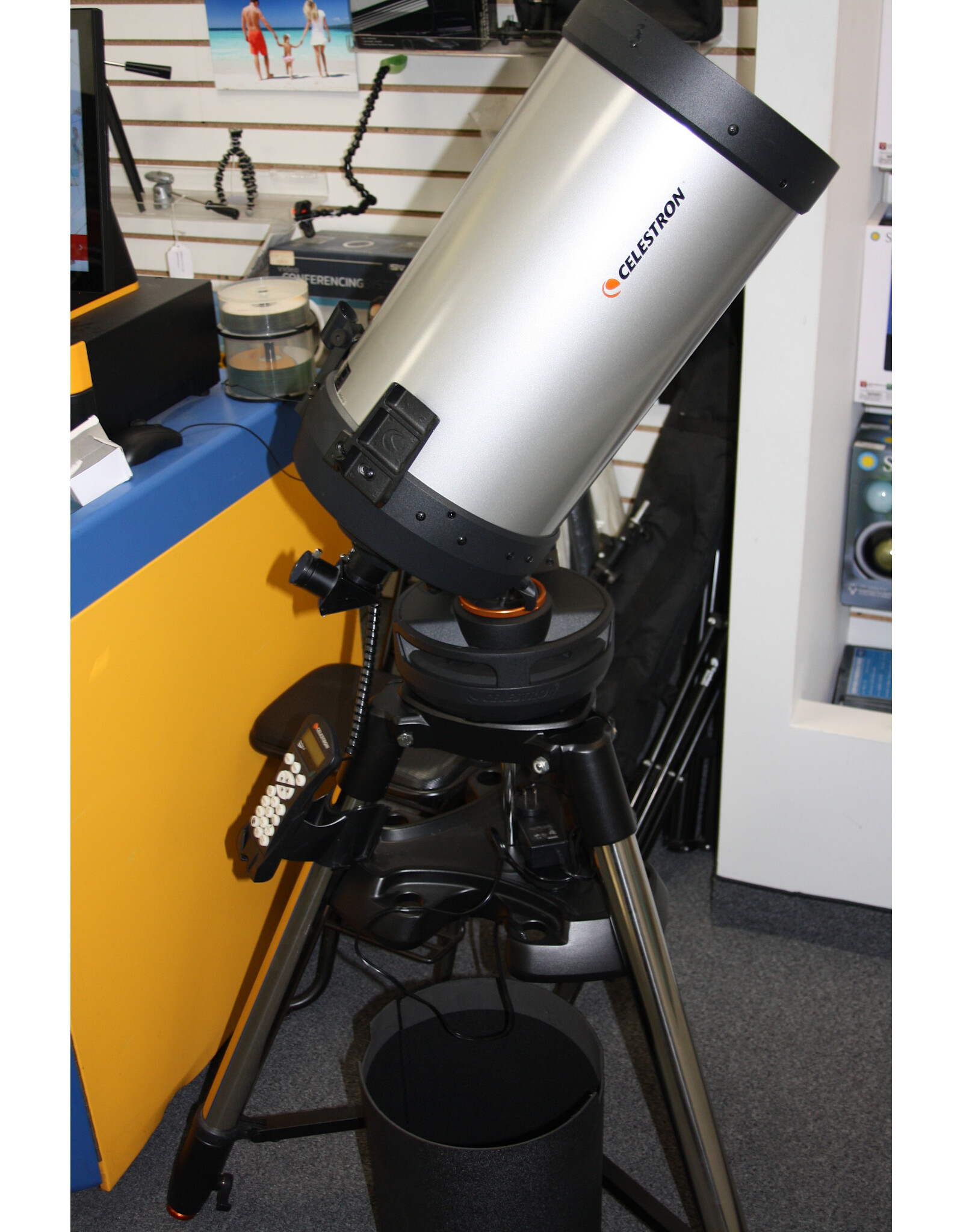 Celestron Celestron 9.25 Evolution with Mount and Tripod (Pre-Owned)