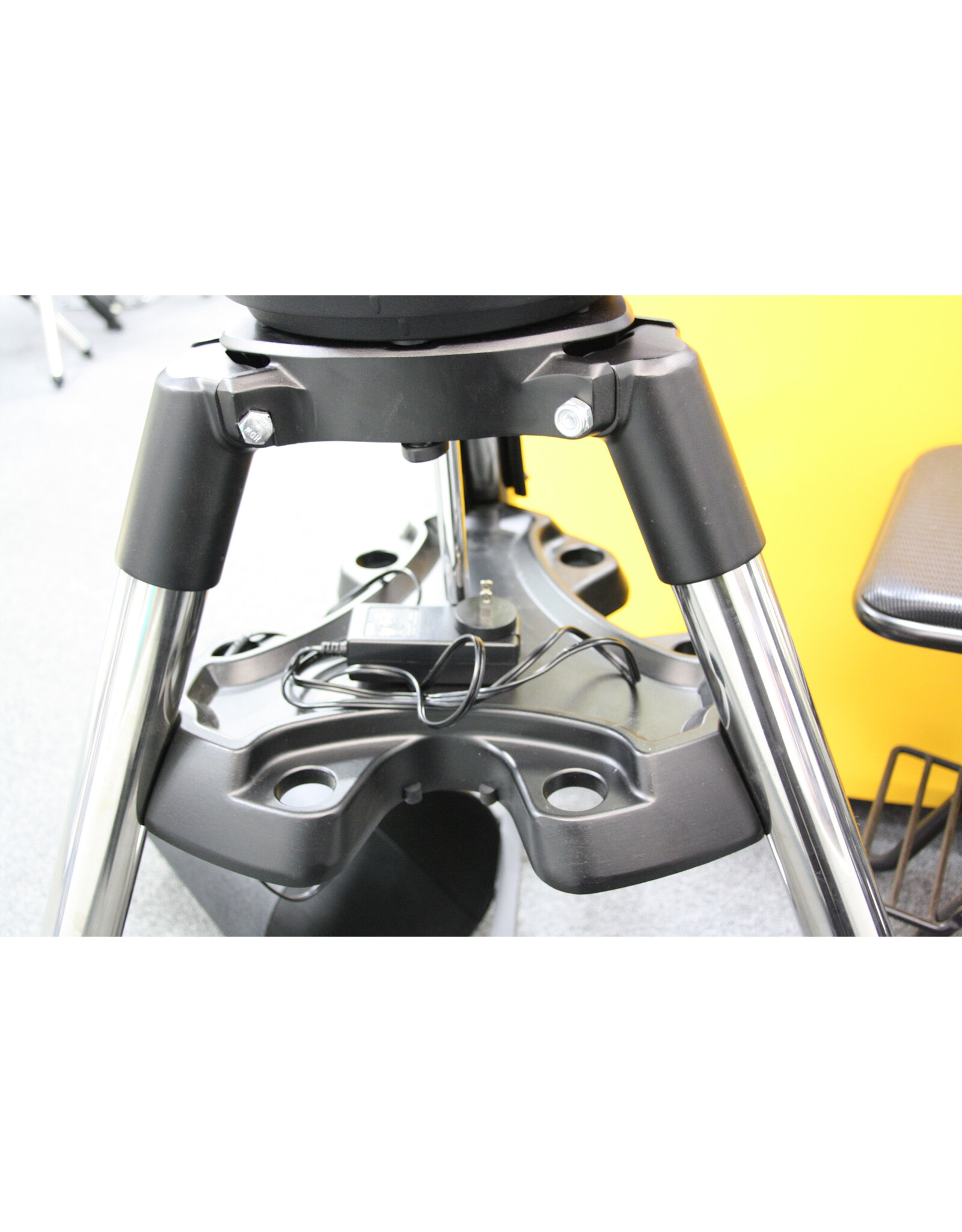 Celestron Celestron 9.25 Evolution with Mount and Tripod (Pre-Owned)
