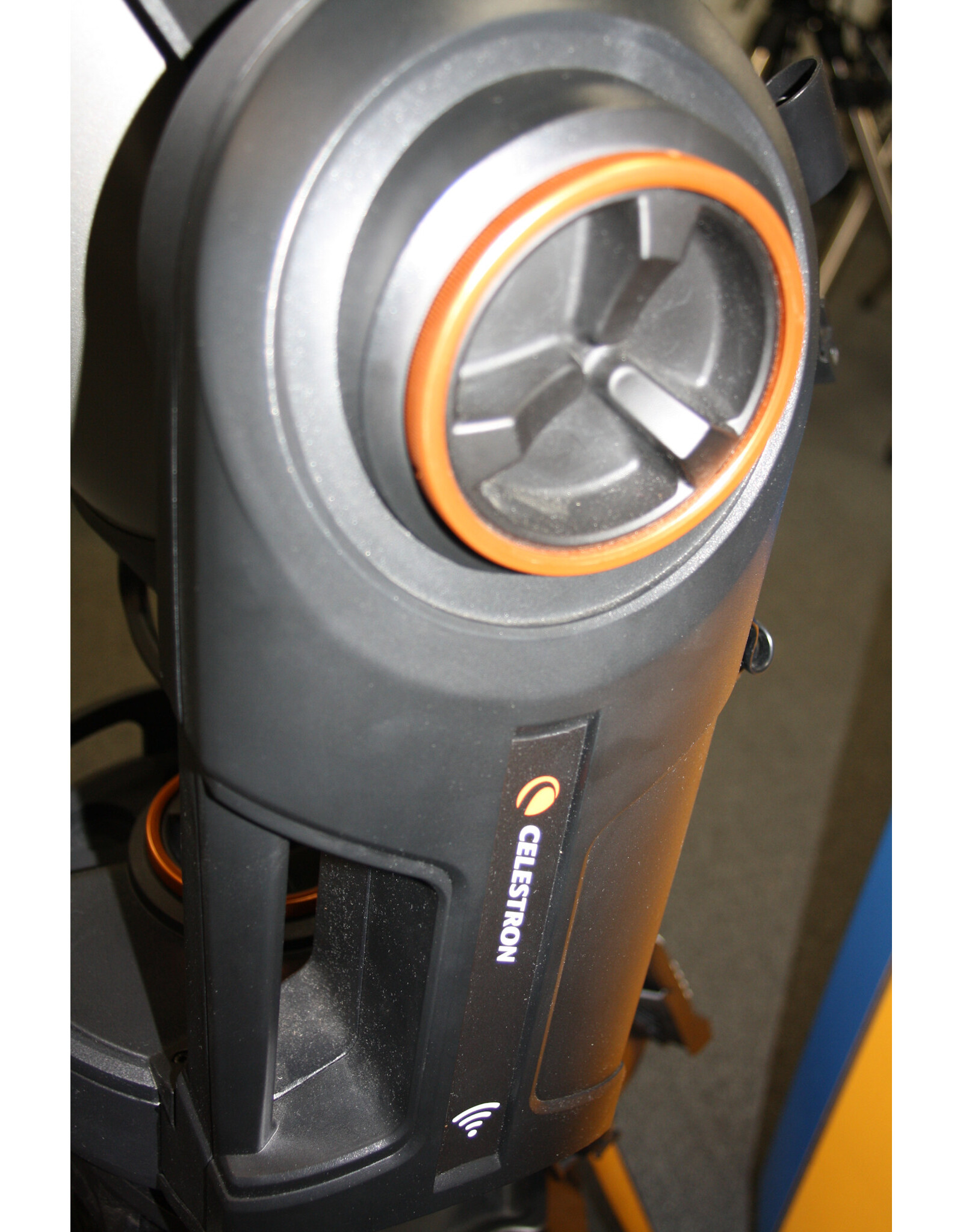Celestron Celestron 9.25 Evolution with Mount and Tripod (Pre-Owned)