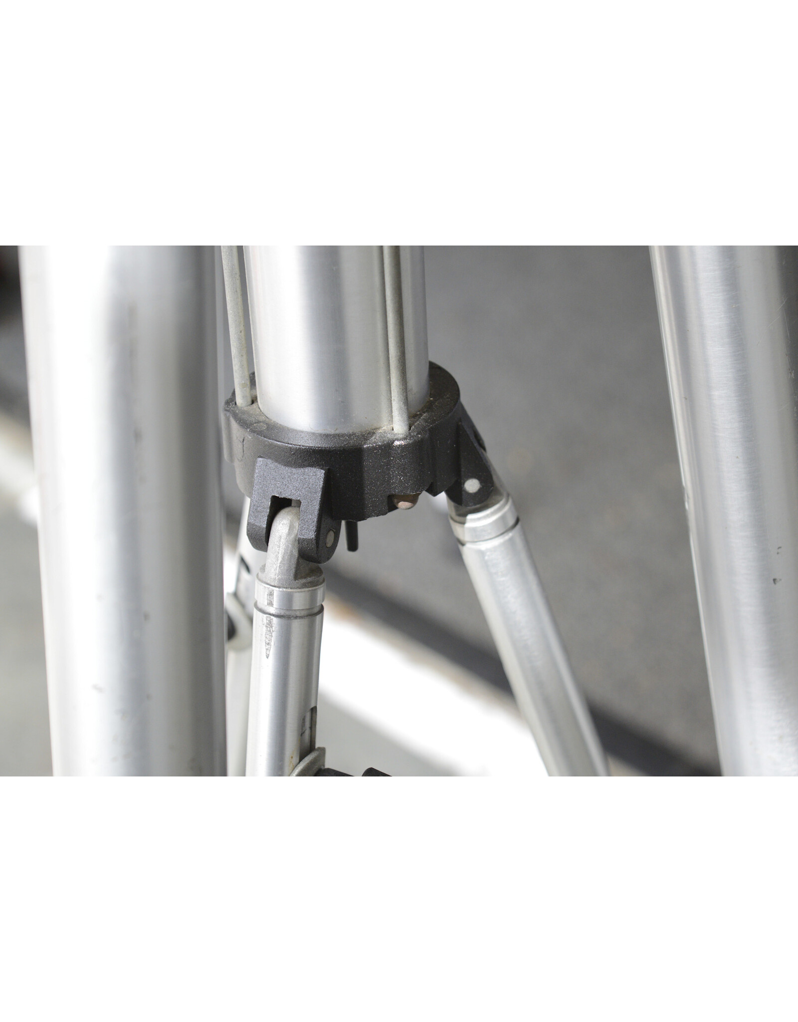 Bogen Bogen 3035 Tripod with 3057 Heavy Duty Head (Pre-Owned)