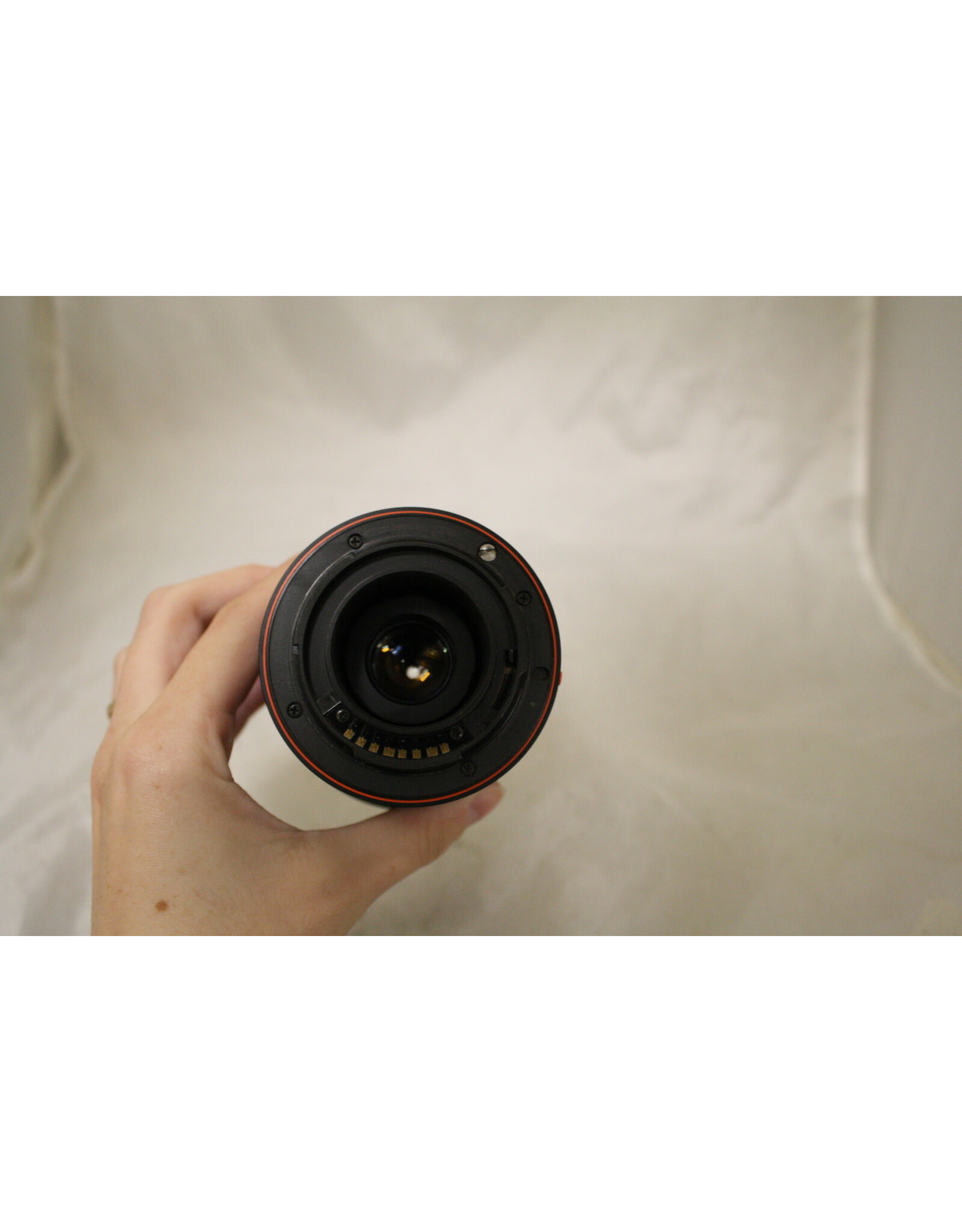 Sony 18-70mm f/3.5-5.6 AF DT Standard Zoom Lens SAL-1870 with SH0006 Hood (Pre-owned)