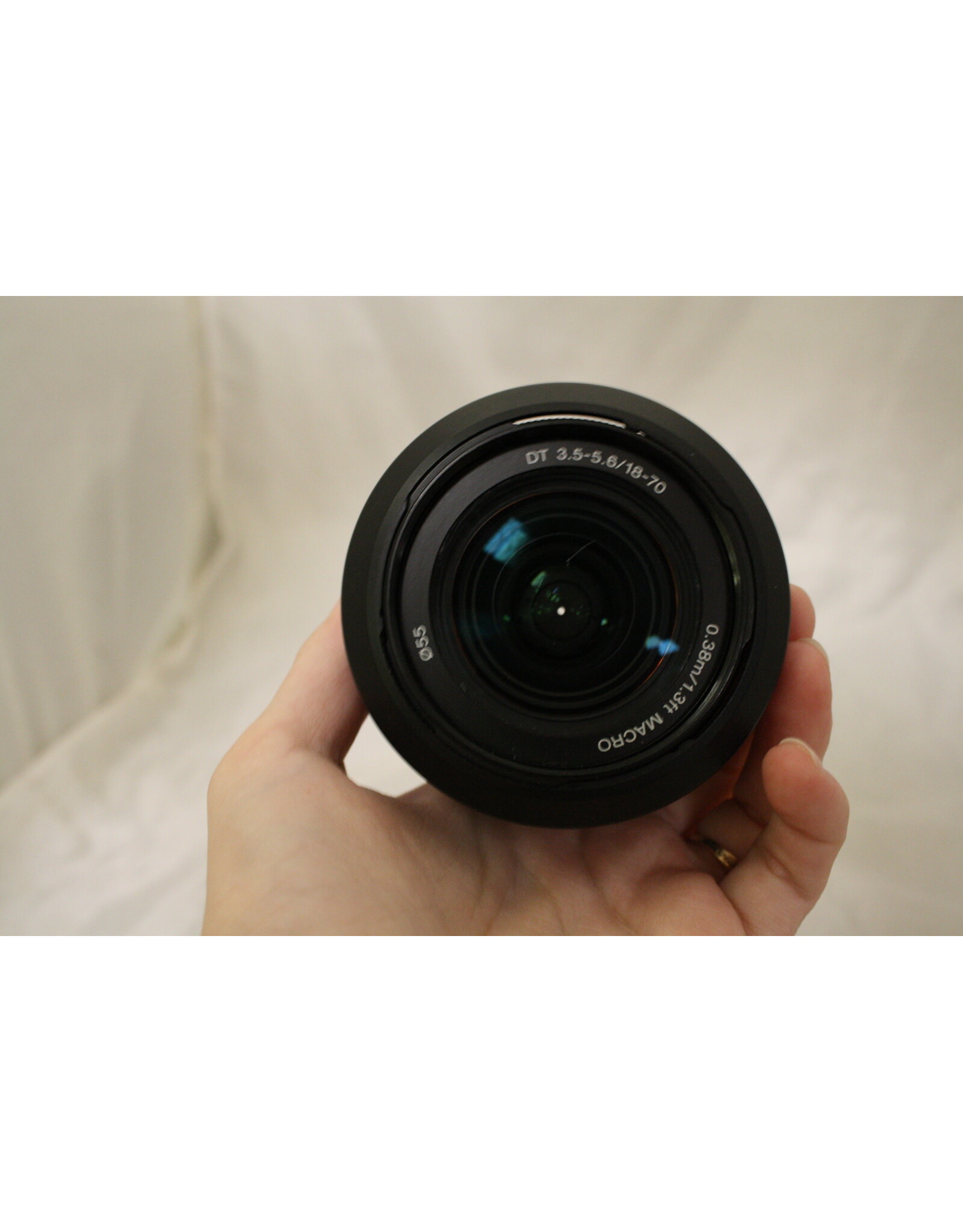 Sony 18-70mm f/3.5-5.6 AF DT Standard Zoom Lens SAL-1870 with SH0006 Hood (Pre-owned)
