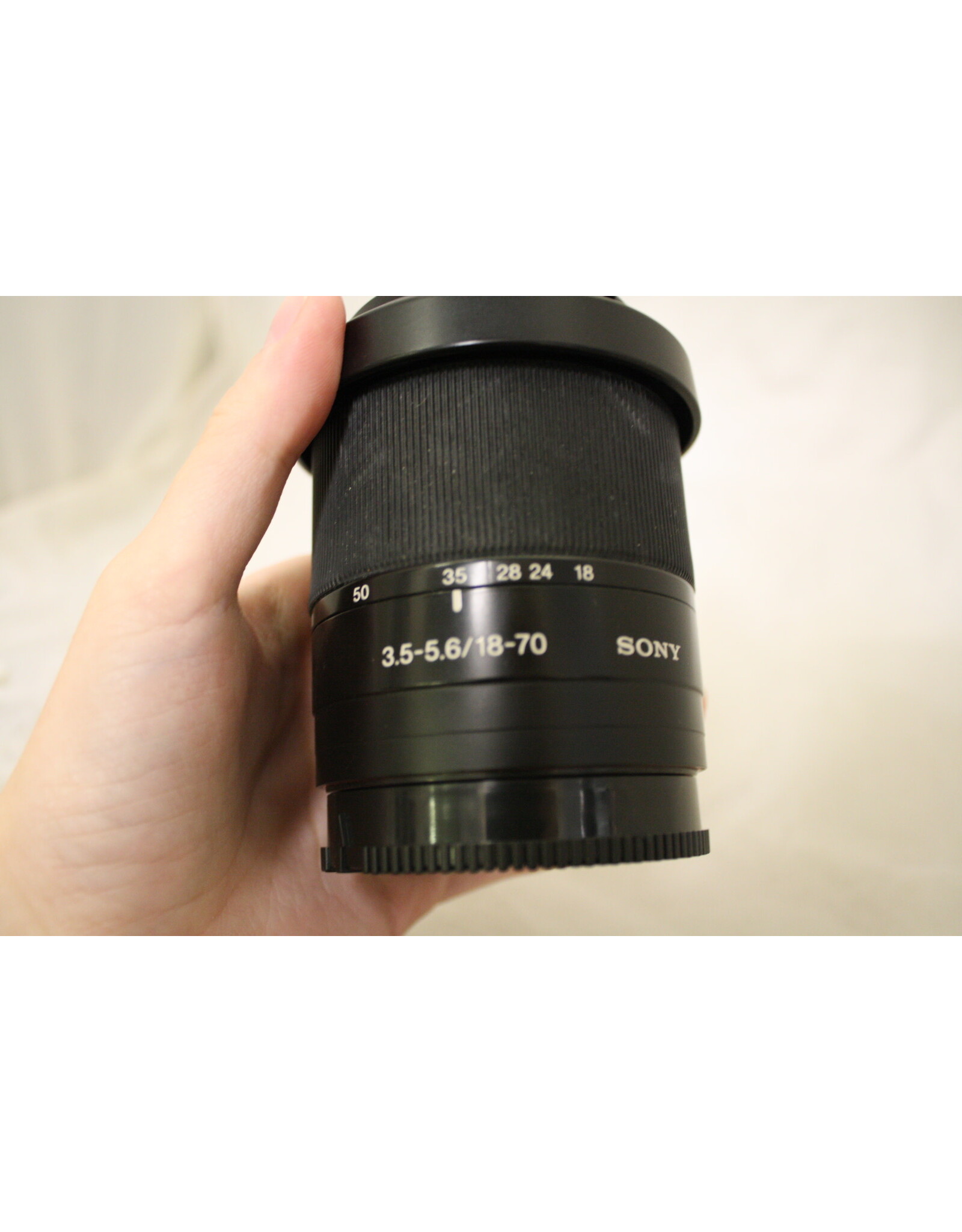 Sony 18-70mm f/3.5-5.6 AF DT Standard Zoom Lens SAL-1870 with SH0006 Hood (Pre-owned)