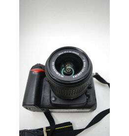 Nikon Nikon D7000 DSLR Camera Kit 16.2 MP with Nikon AF-S DX 18-55mm Lens CLEAN!