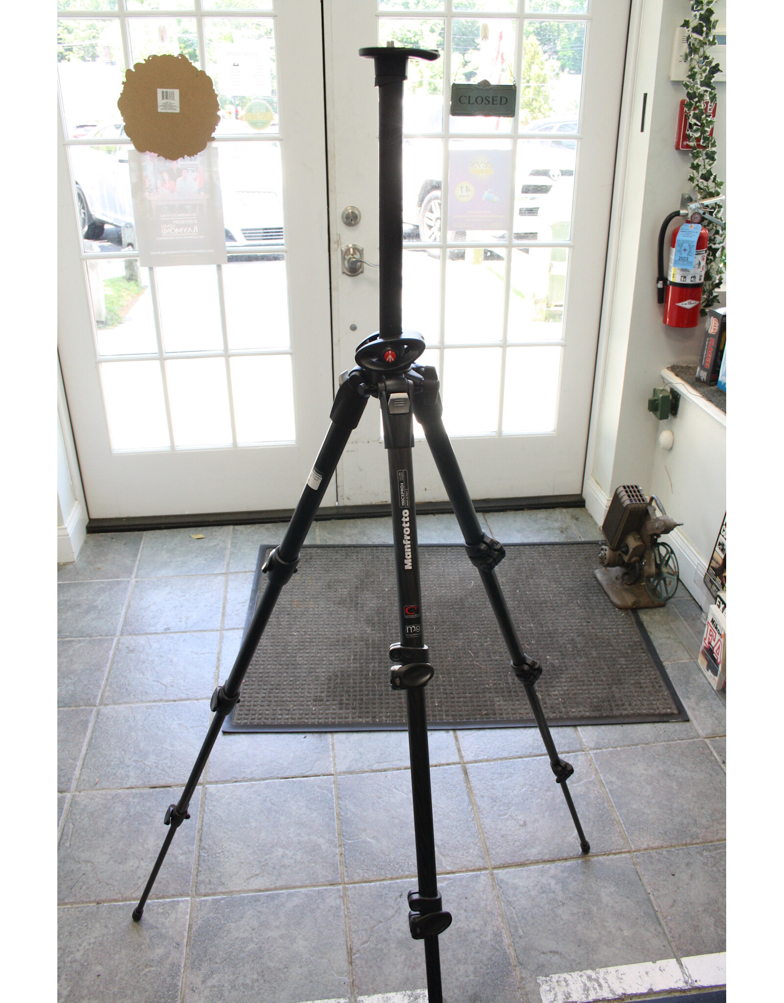 Bogen/Manfrotto Manfrotto 190CXPRO4 Carbon Fiber Tripod (OPEN BOX)