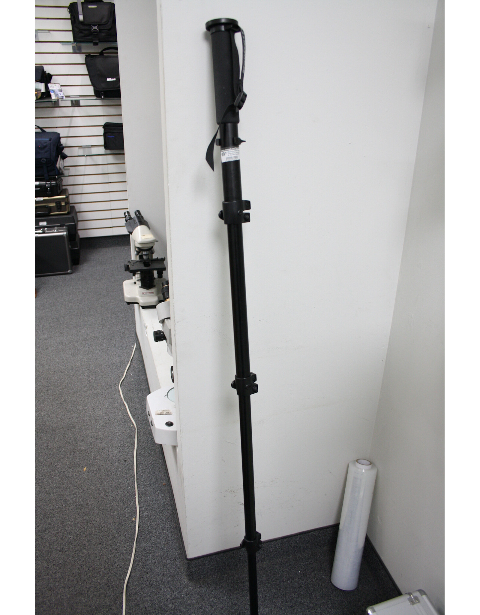 Bogen/Manfrotto Manfrotto 680B Compact Professional Aluminum 4-Section Monopod