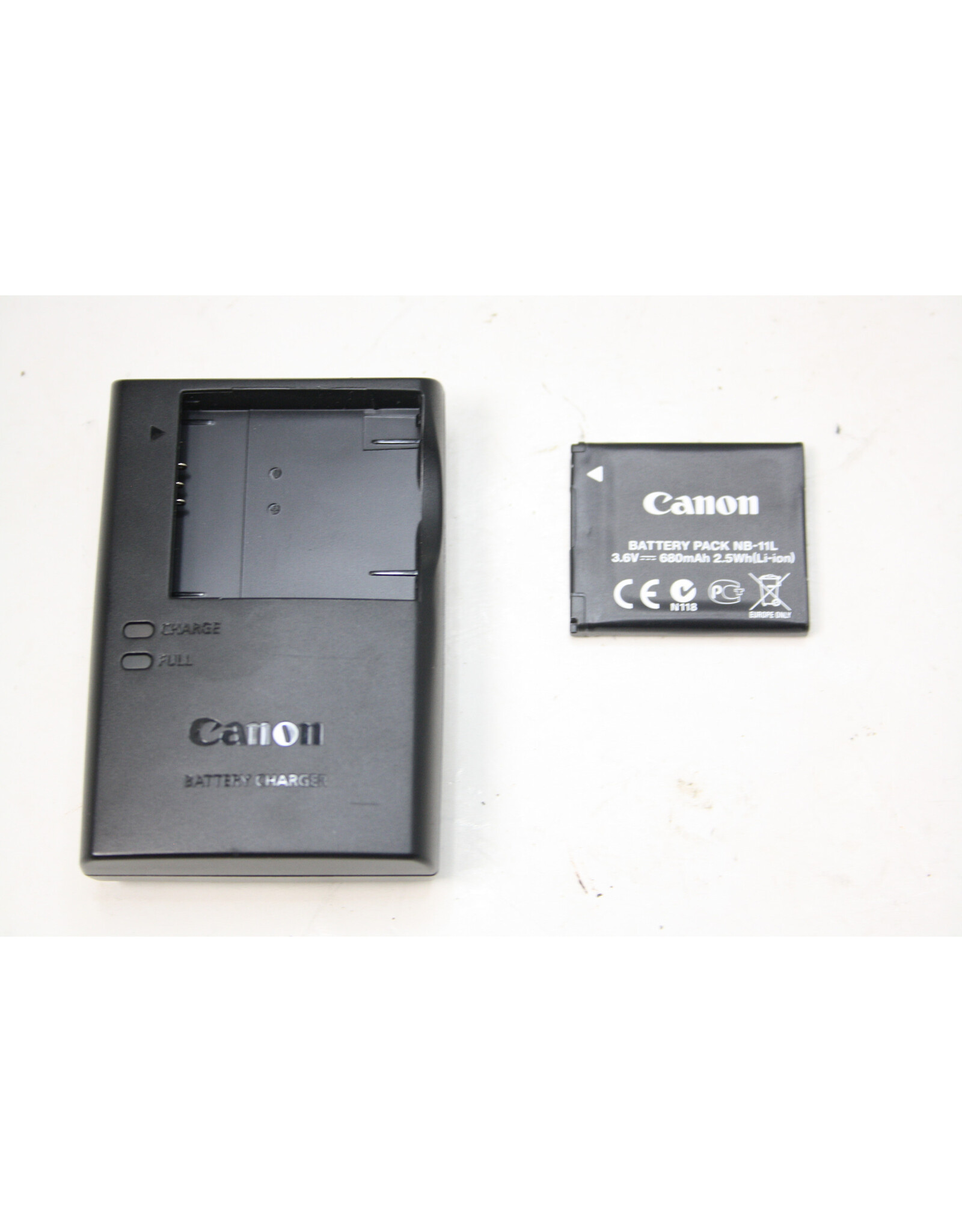Canon Canon Powershot ELPH115 IS Point and Shoot Digital Camera (Pre-Owned)