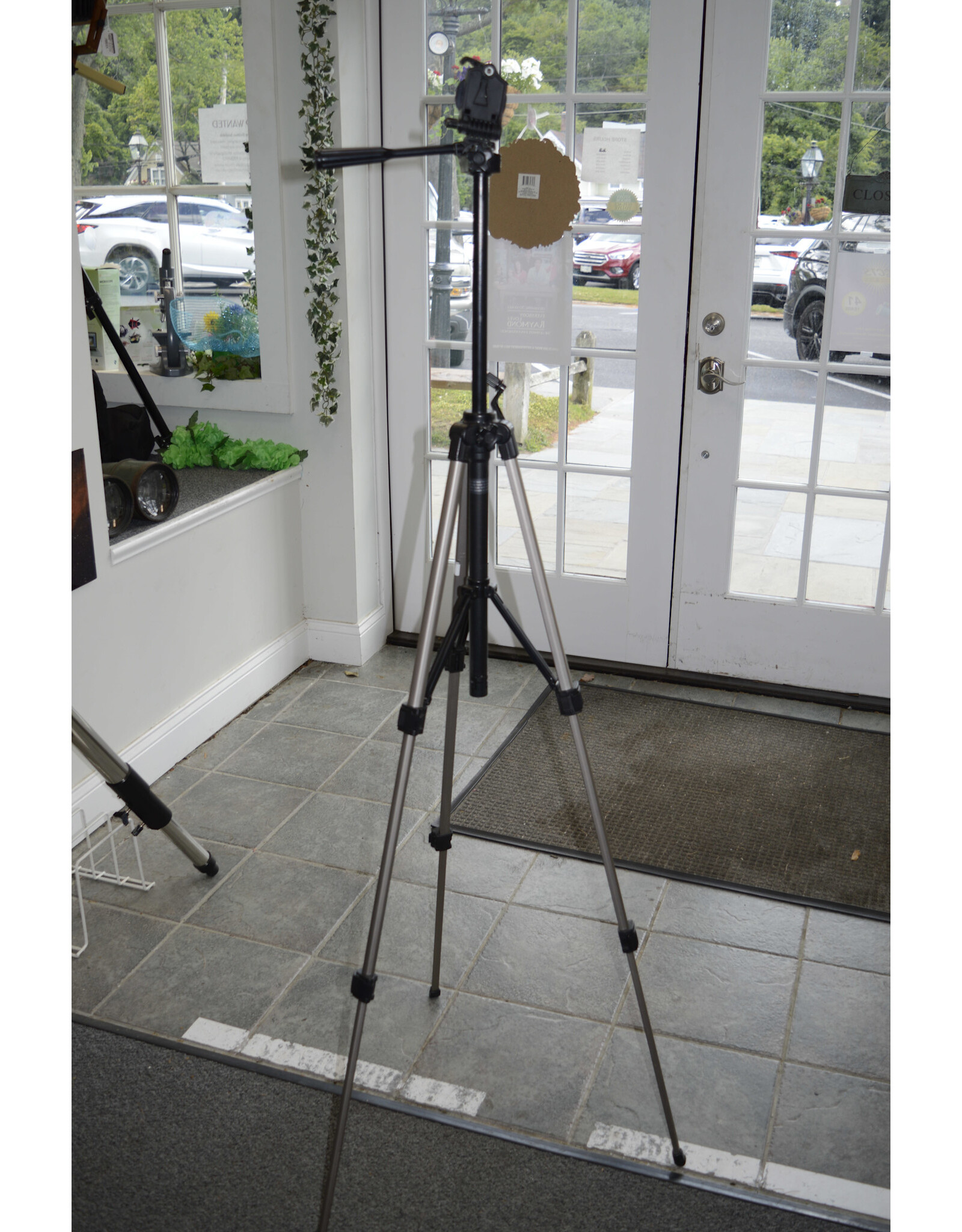 Velbon CX 440 Tripod (DISPLAY MODEL)