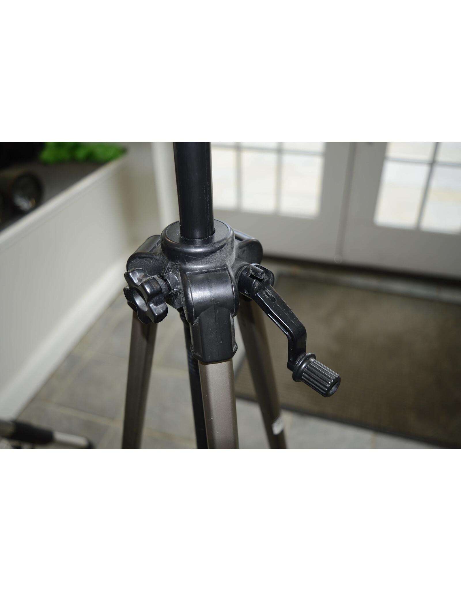 Velbon CX 440 Tripod (DISPLAY MODEL)