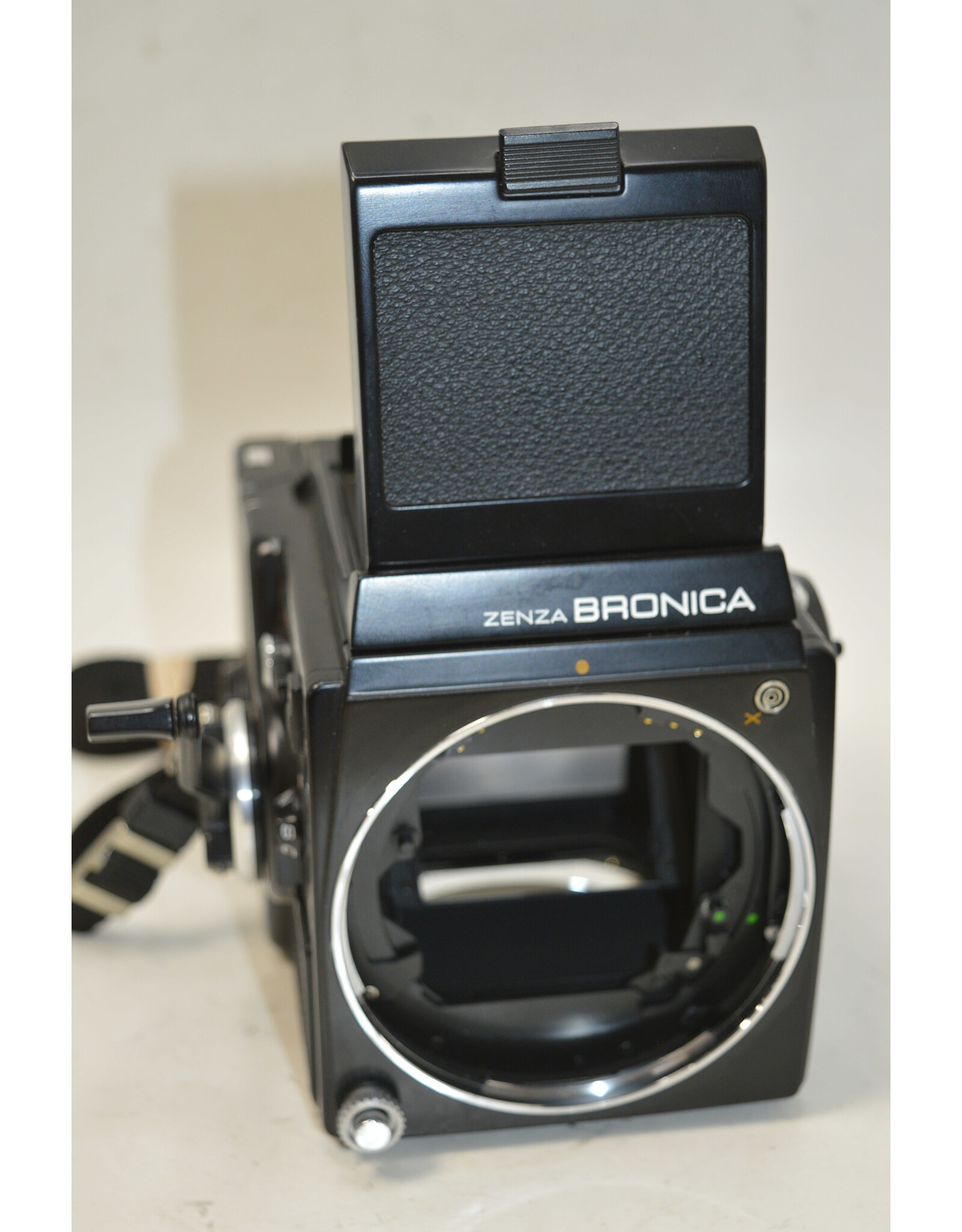 Bronica Zenza Bronica SQA with Waist level Finder and 120mm Back BODY ONLY (Pre-owned)