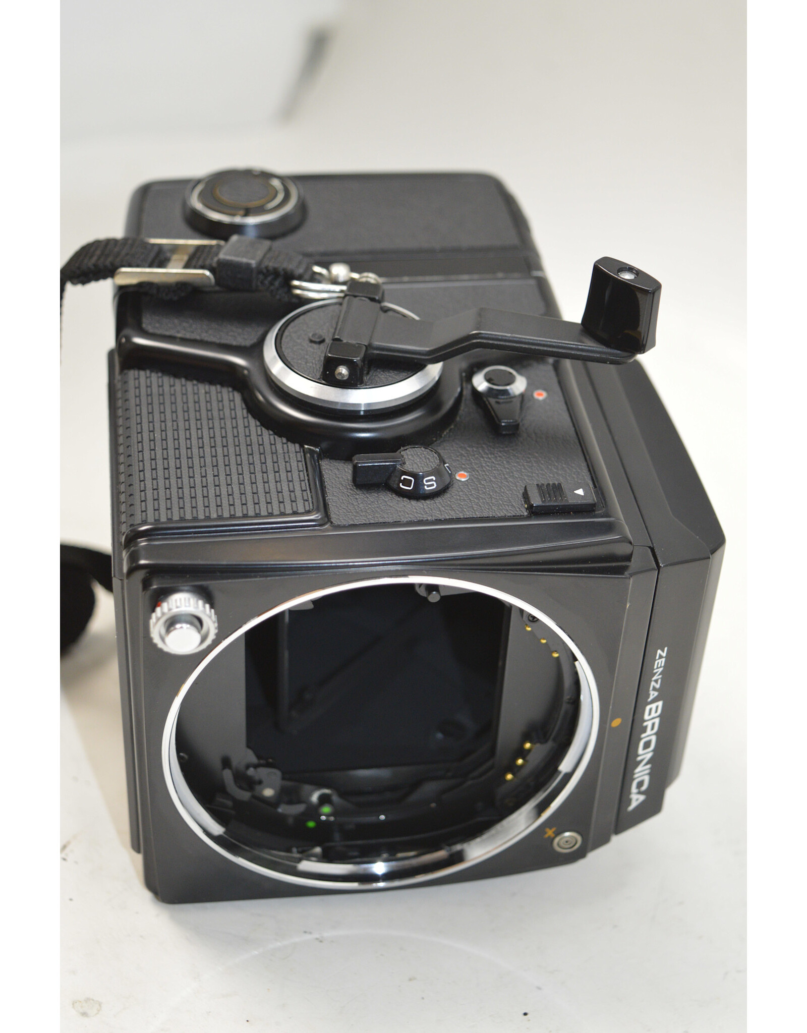 Bronica Zenza Bronica SQA with Waist level Finder and 120mm Back BODY ONLY (Pre-owned)