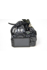 Nikon Nikon D5500 24.2MP DSLR Camera red /AF-S 18-55mm VR Lens (Pre-owned)