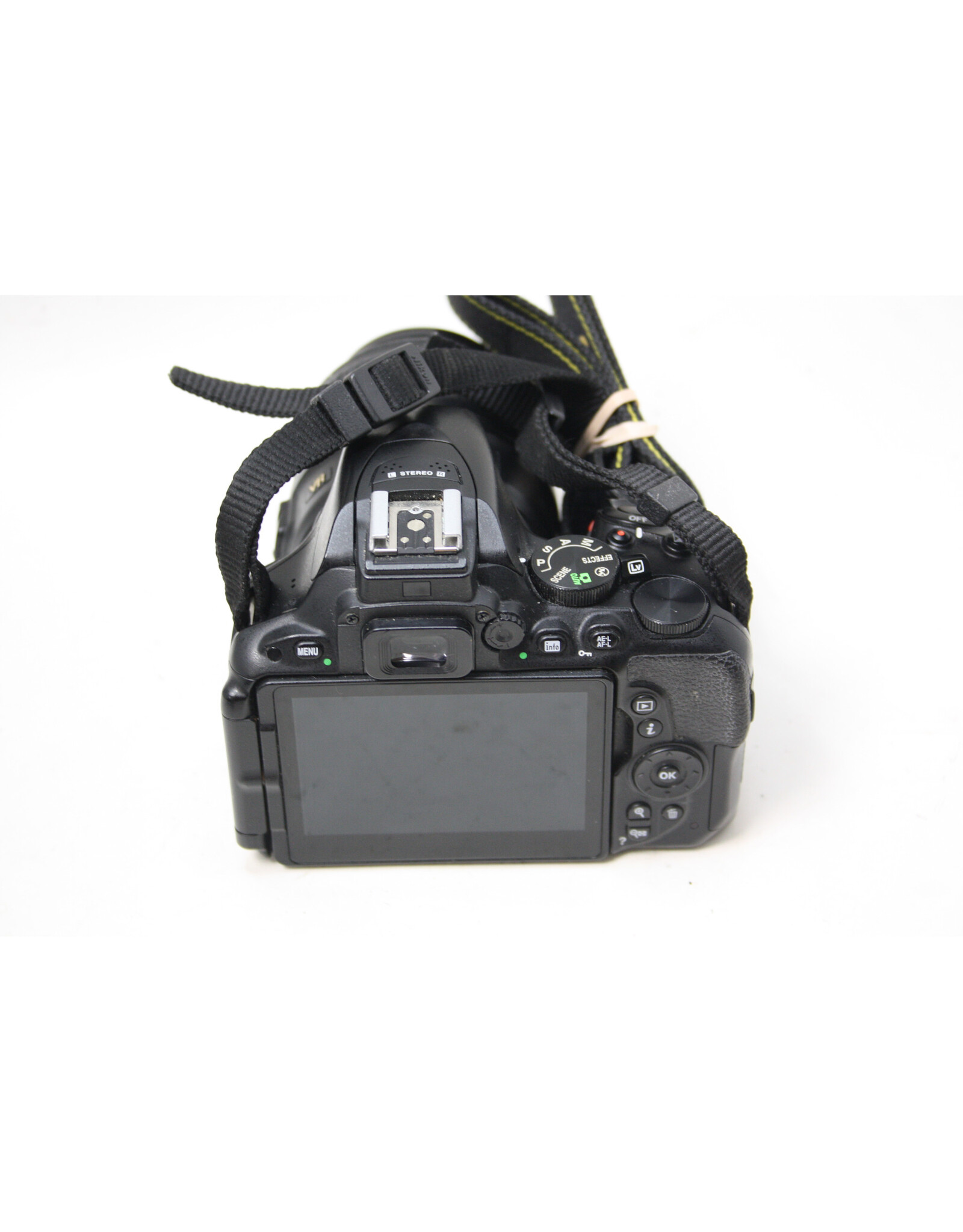Nikon Nikon D5500 24.2MP DSLR Camera red /AF-S 18-55mm VR Lens (Pre-owned)