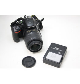 Nikon Nikon D5500 24.2MP DSLR Camera red /AF-S 18-55mm VR Lens (Pre-owned)