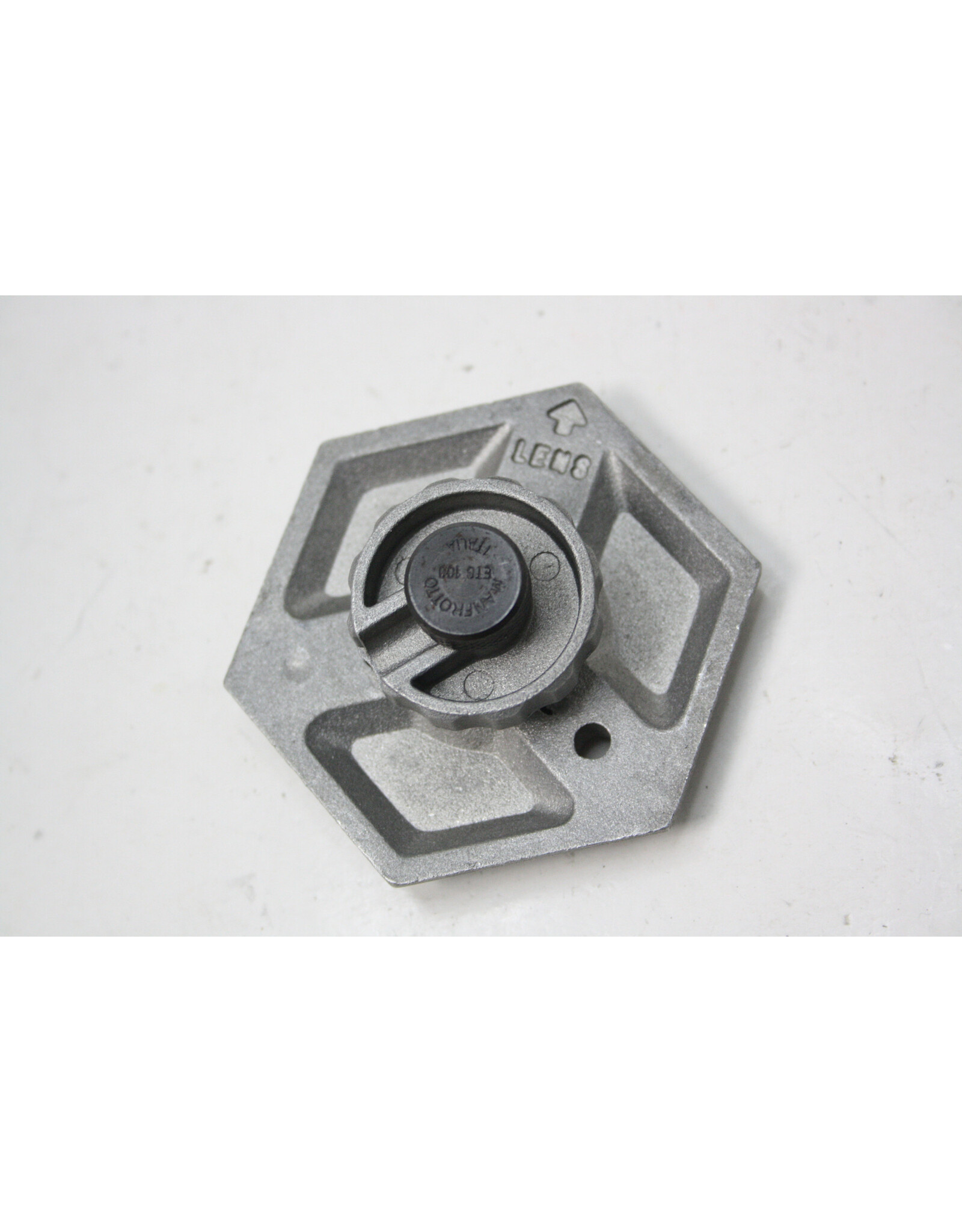 Bogen/Manfrotto 030-14 Hexagonal Quick Release Plate with 1/4" Screw (Pre-owned)