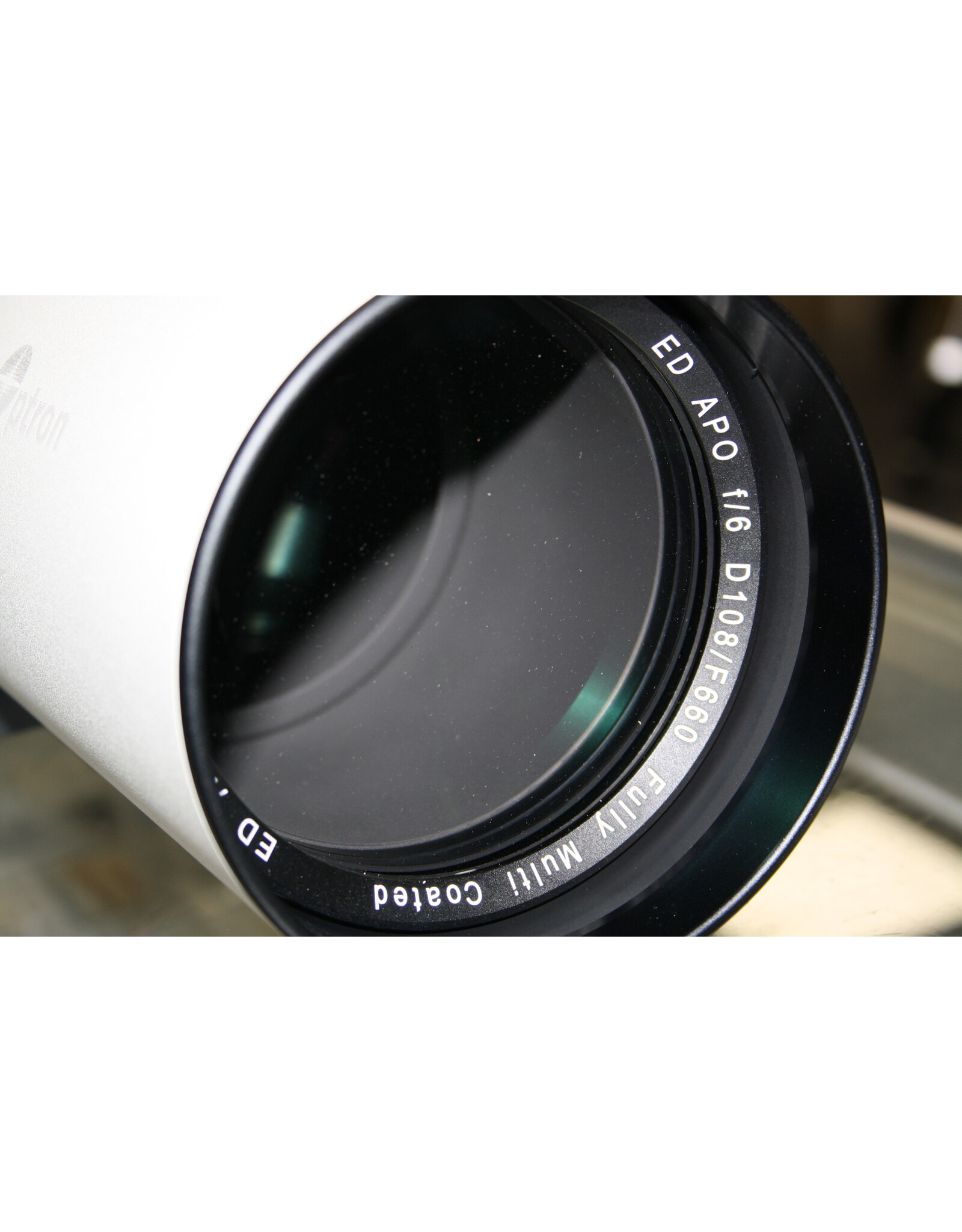 iOptron IOptron Versa 108 Doublet ED APO Refractor with Case (Pre-owned)