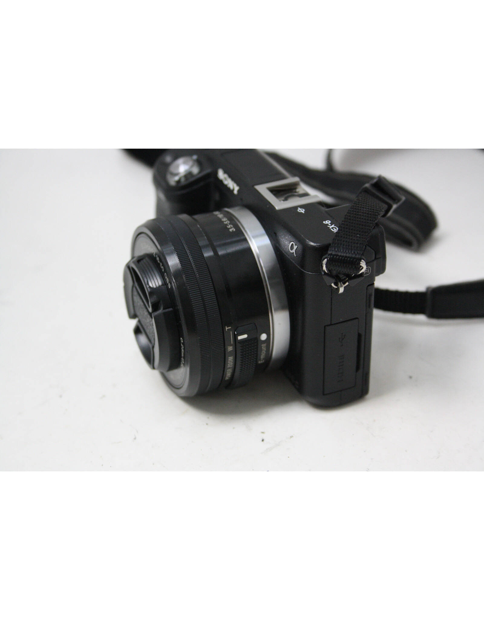 Sony Alpha NEX-6 Mirrorless Digital Camera with 16-50 F/3.5-5.6 Lens (Pre-Owned)