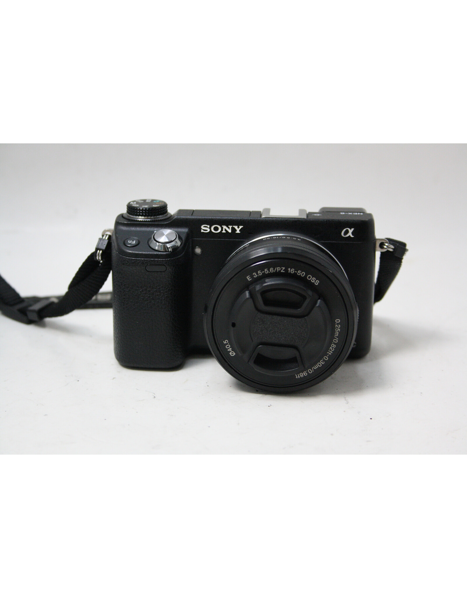 Sony Alpha NEX-6 Mirrorless Digital Camera with 16-50 F/3.5-5.6 Lens (Pre-Owned)