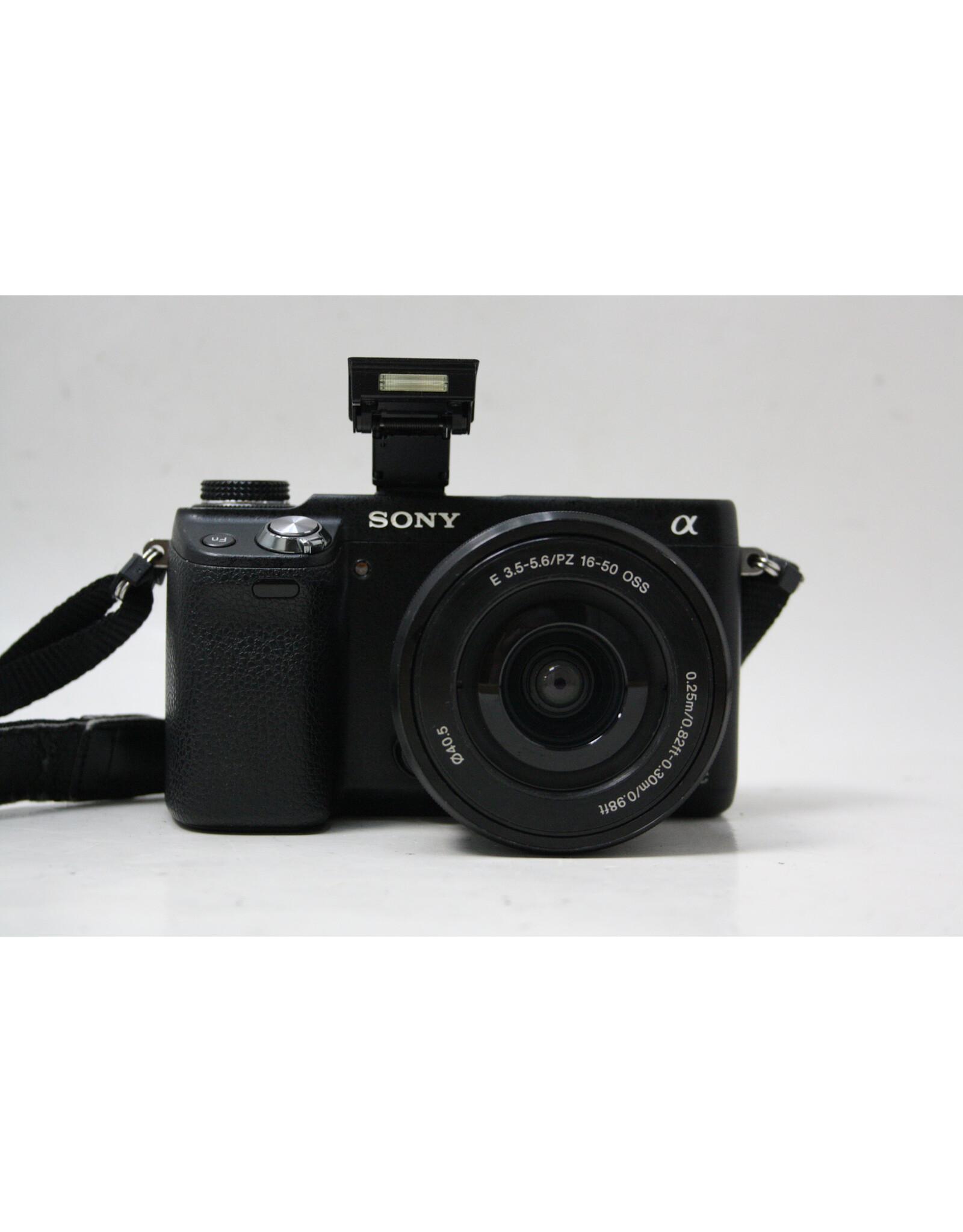 Sony Alpha NEX-6 Mirrorless Digital Camera with 16-50 F/3.5-5.6 Lens (Pre-Owned)