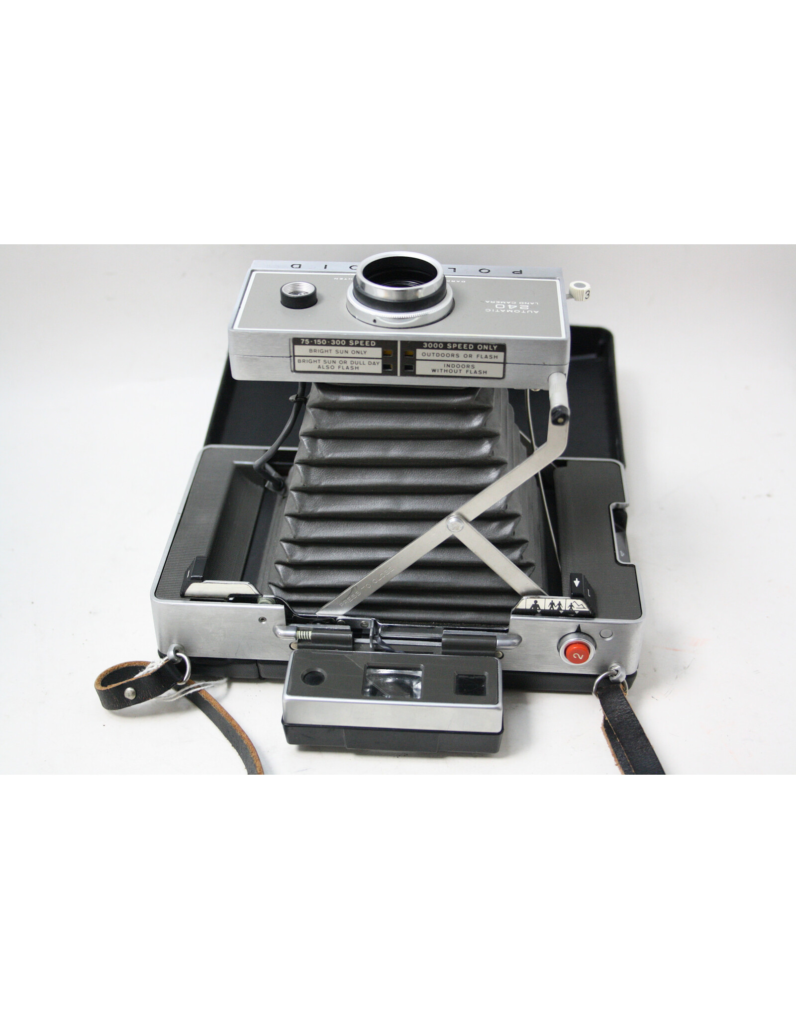 Polaroid Polaroid Automatic 240 Land Camera with Case and Accessoires | UNTESTED